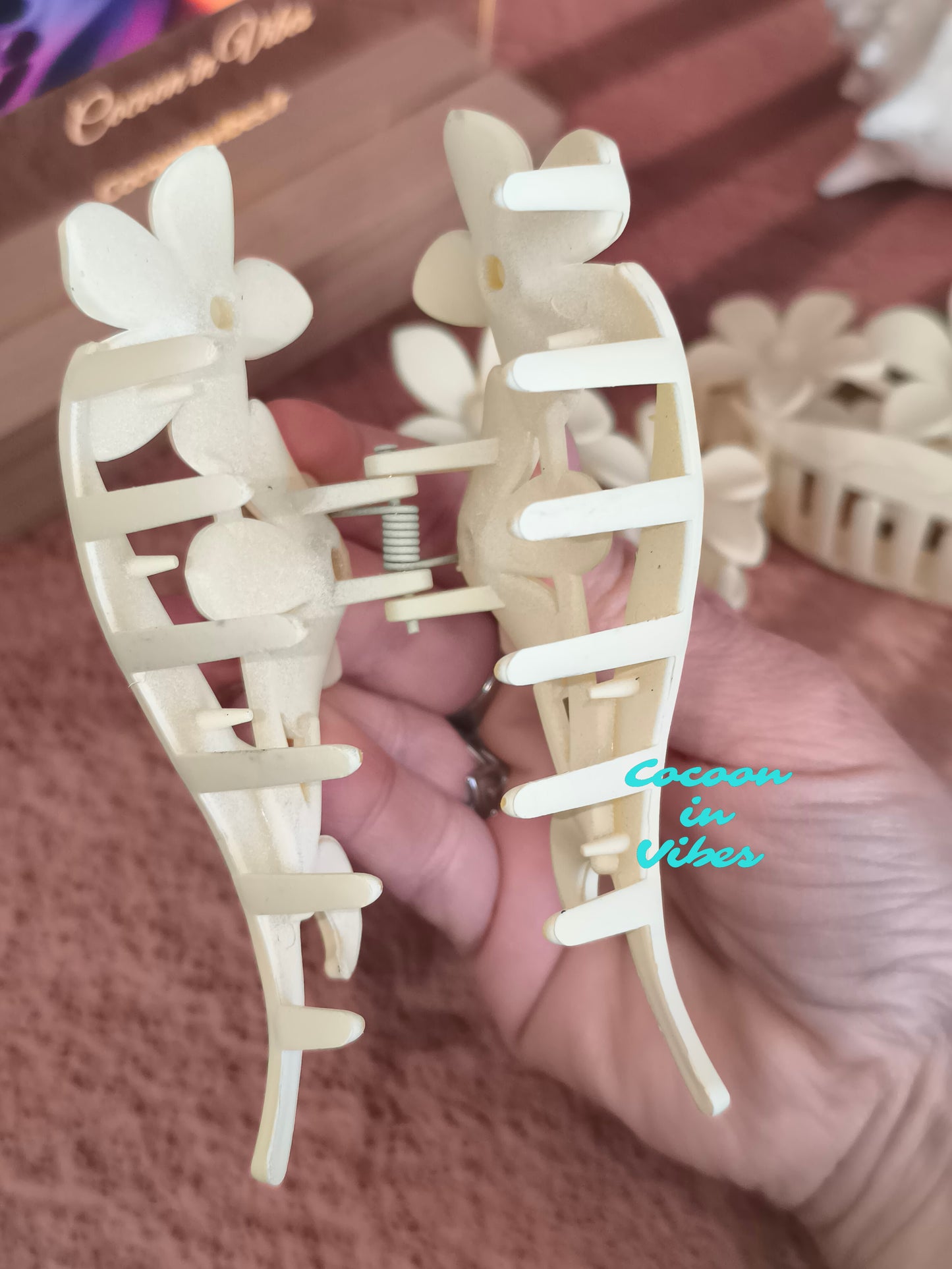 Grande pince à cheveux Duo de Fleurs – Coloris Vanille Rosé (11,5 cm x 5,5 cm)