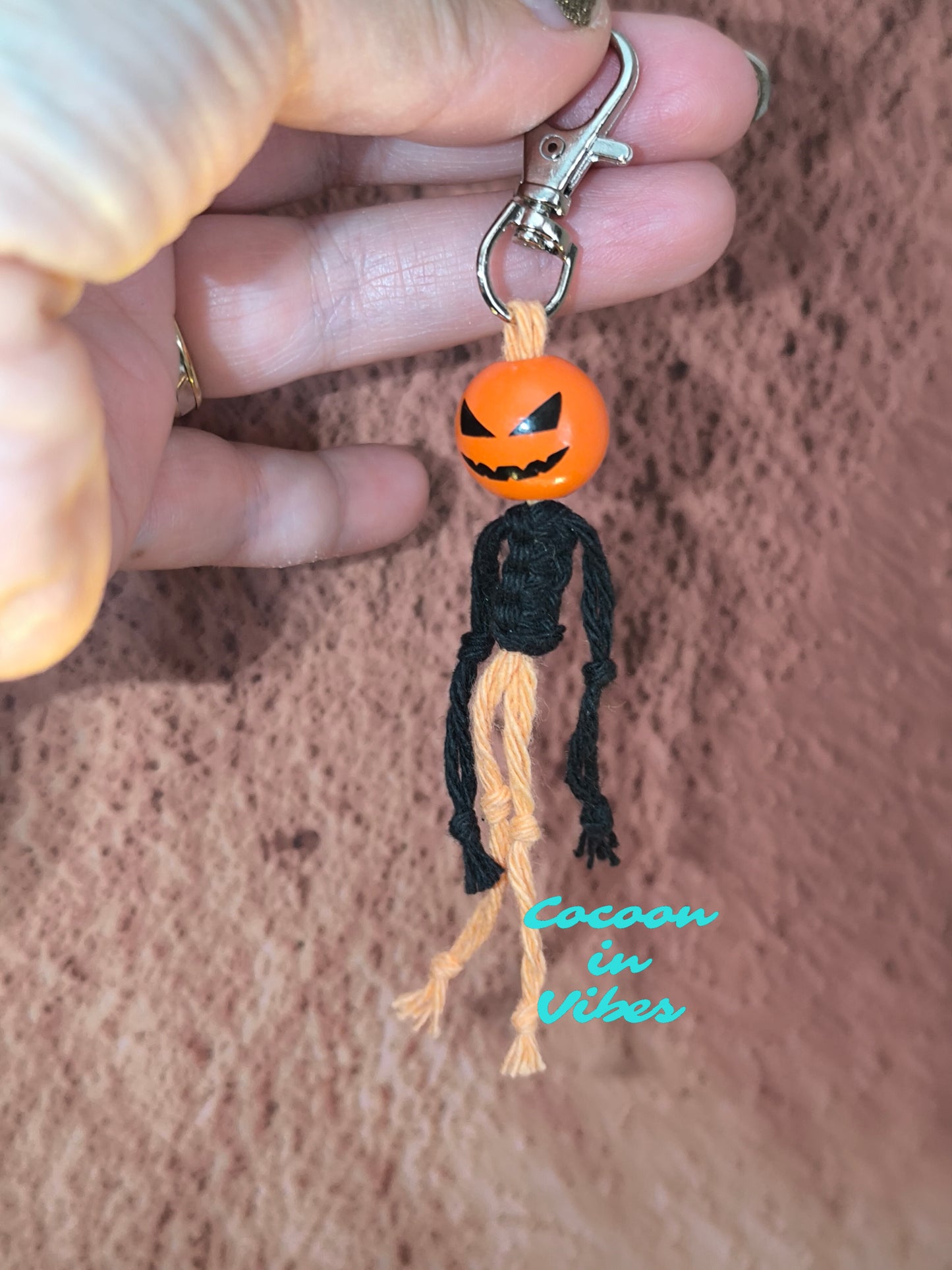 Porte-clĂ©s / Bijou de sac Citrouille effrayante - La citrouille effrayante qui se glisse dans vos affairesâŠ