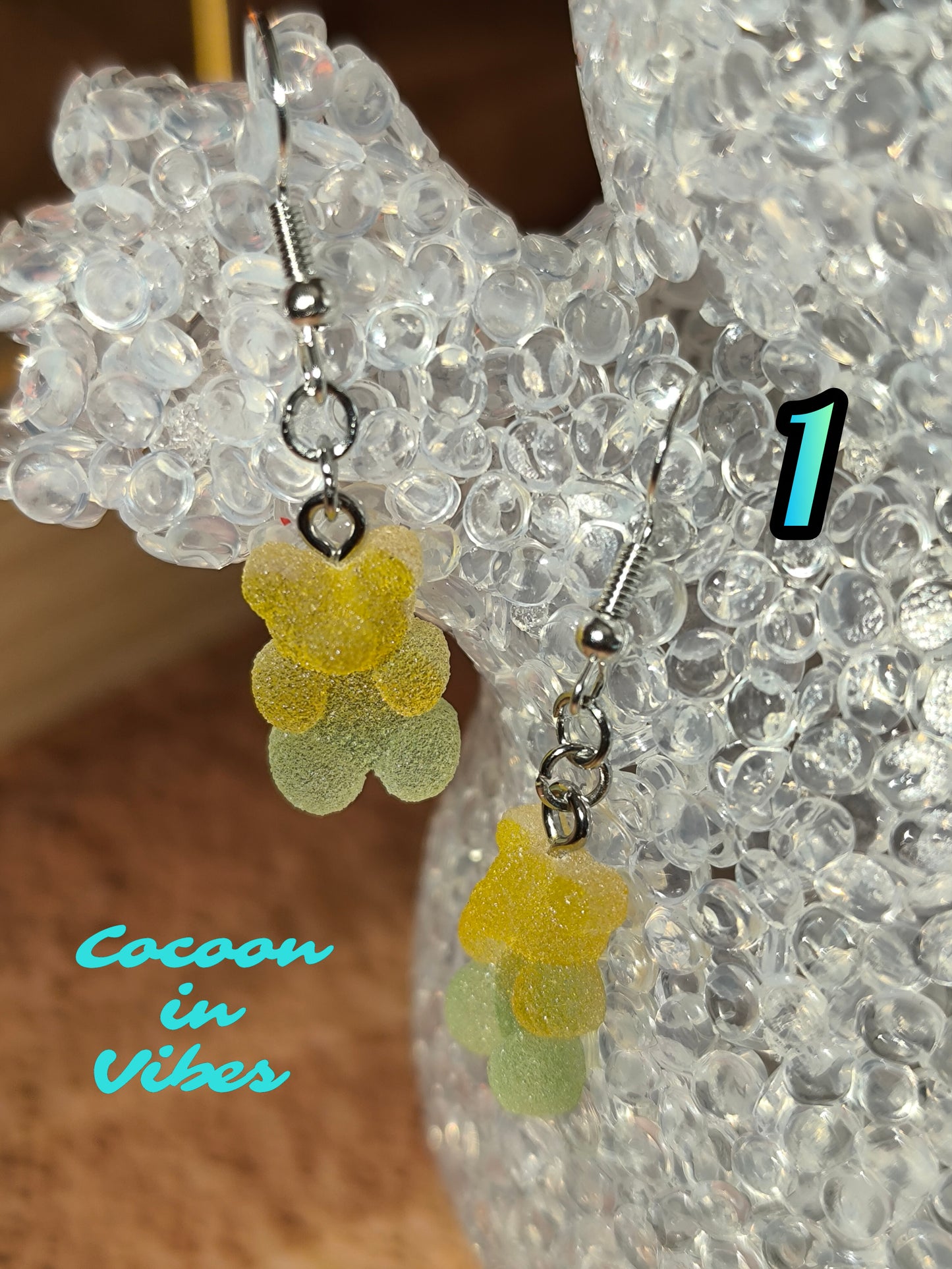 Boucles d’oreilles oursons “acidulés” n°1 – Jaune → Vert (effet sucre givré)