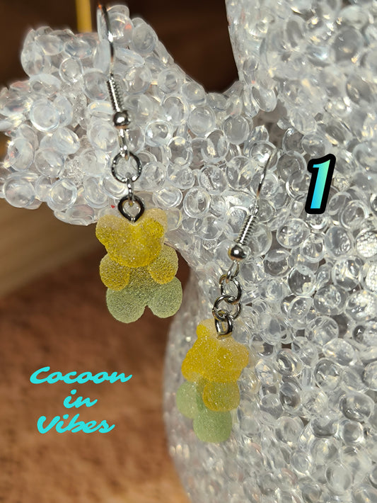 Boucles d’oreilles oursons “acidulés” n°1 – Jaune → Vert (effet sucre givré)