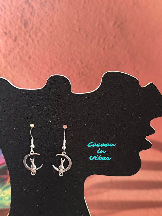 Boucles d’oreilles artisanales chat lune “Féluna” – Acier inoxydable hypoallergénique | Signature by Cocoon in Vibes