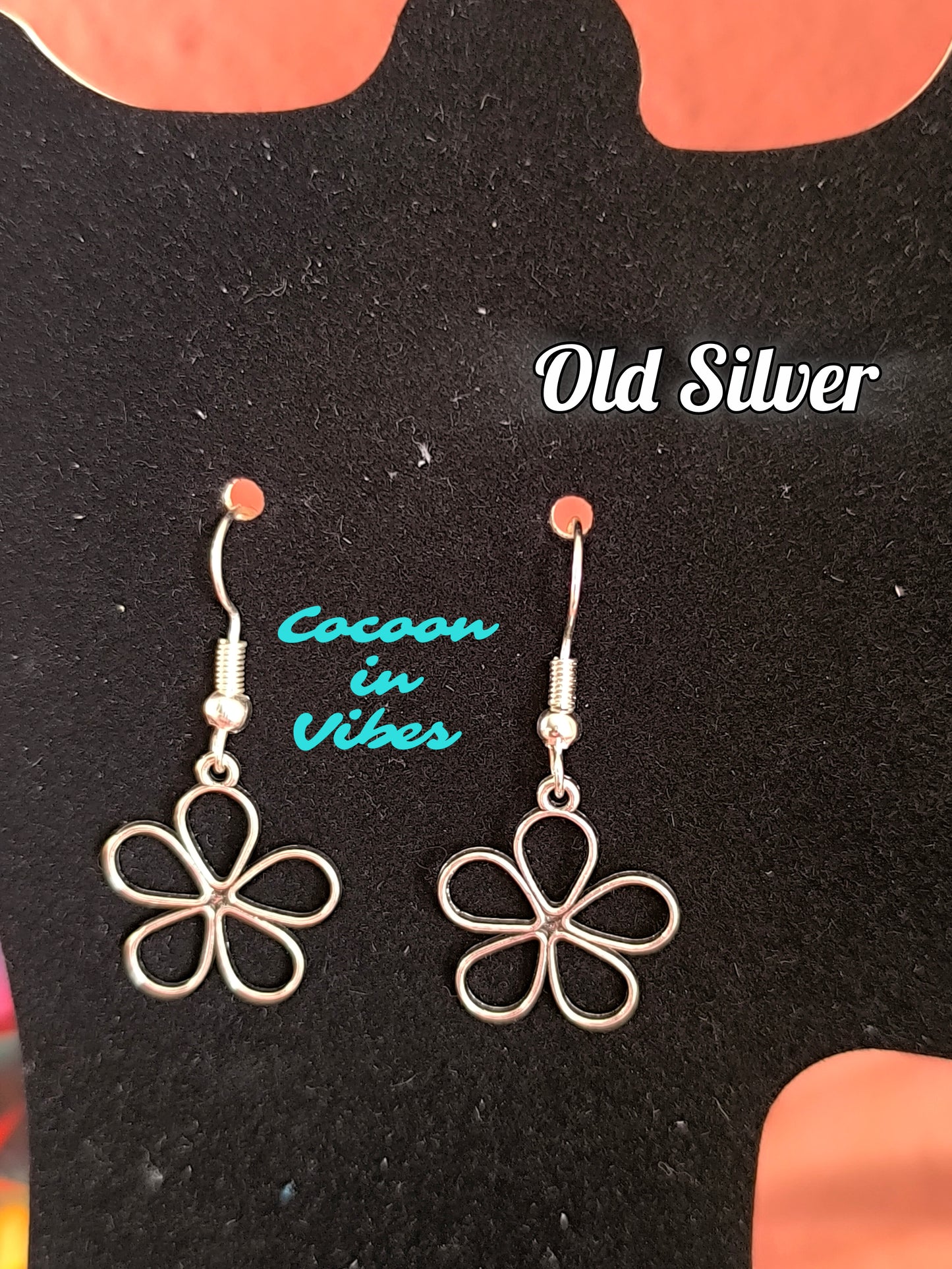 Boucles d’oreilles artisanales fleurs “Soléa” – Acier inoxydable, 5 coloris, Signature by Cocoon in Vibes