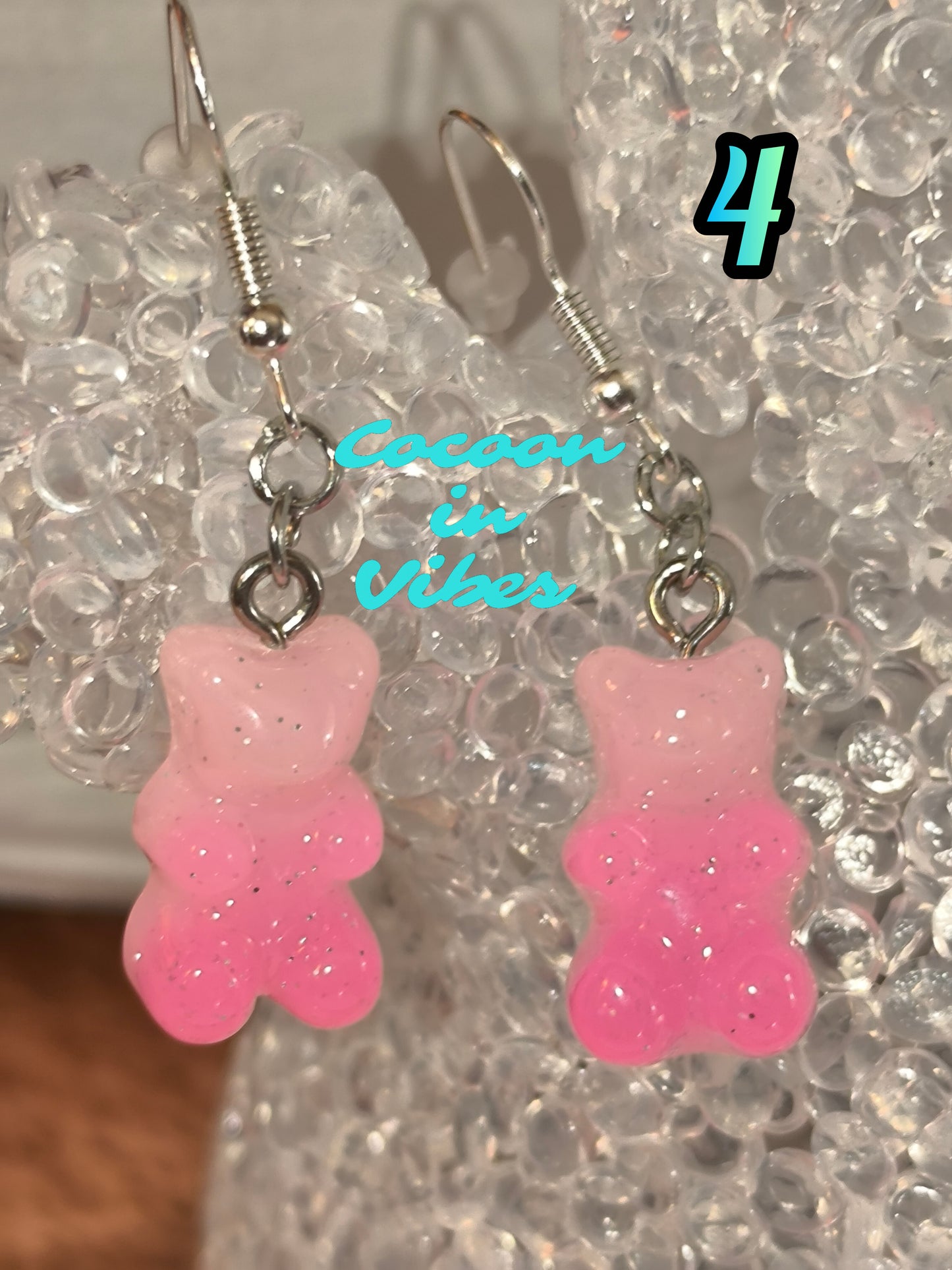 Boucles d’oreilles Nounours Gélifiés – N°4 Rose Claire → Rose Soutenu Opaque Pailletée (Création artisanale Cocoon In Vibes)