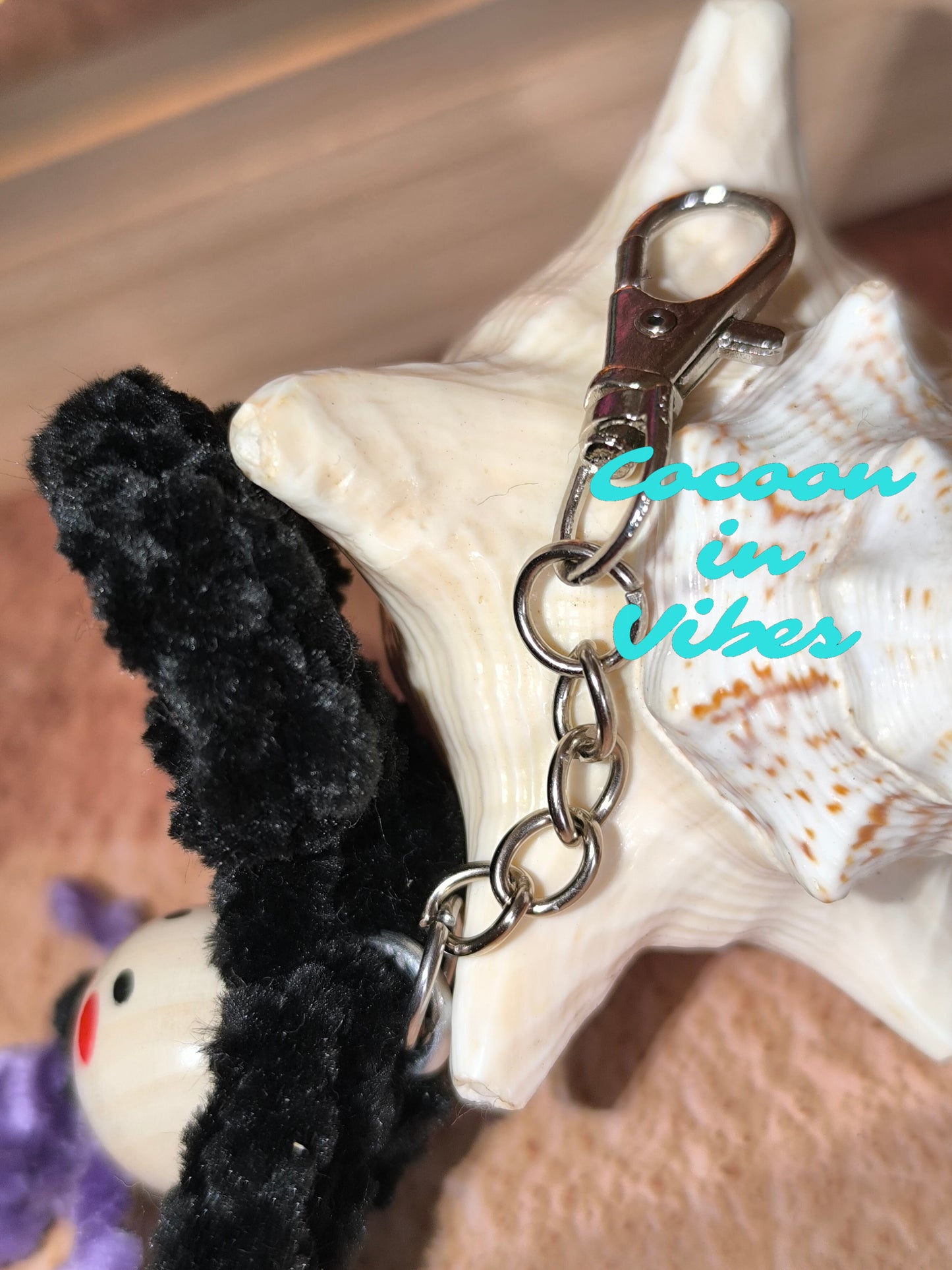Sorcière Chenille : Bijou de sac artisanal / Porte clé - Modèle Unique