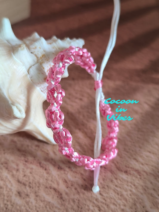 Bracelet fait main Fleurs en Macramé personnalisable – Édition Fête des Grands-Mères & Printemps