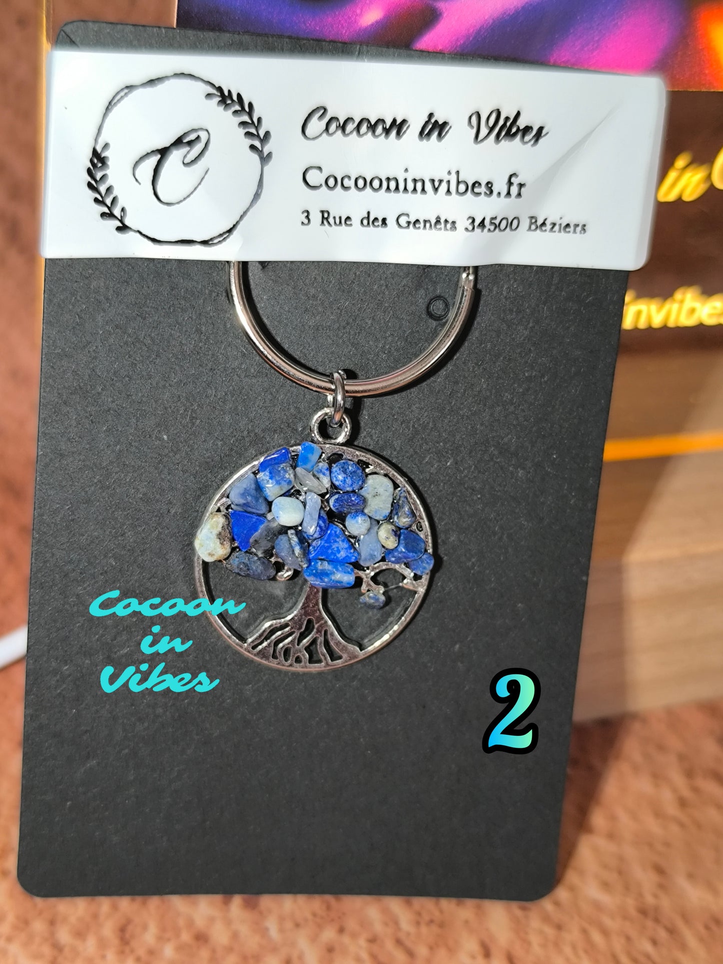 Porte-clés Arbre de Vie & pierres colorées – Un éclat de symbolique à emporter partout