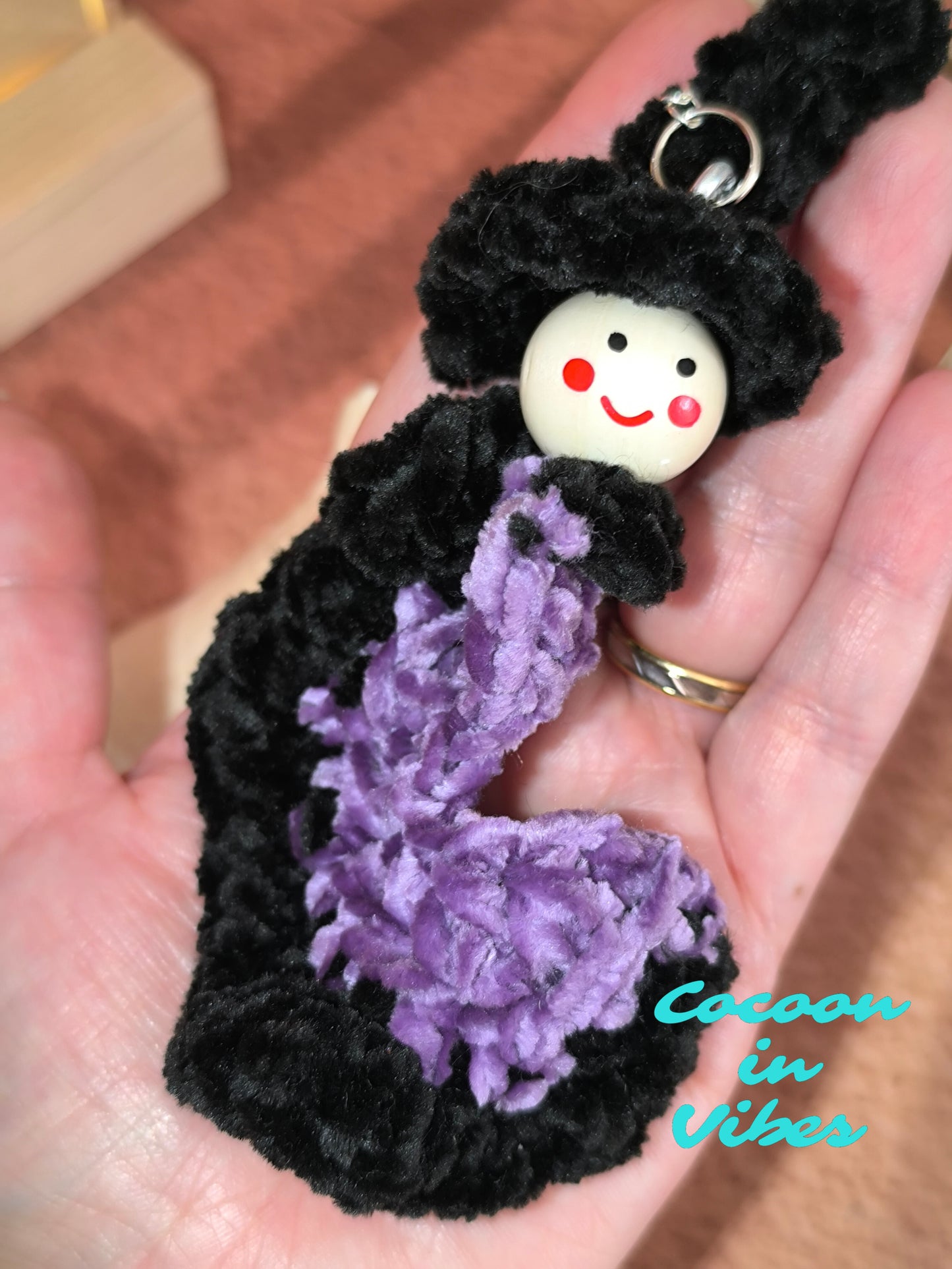 Sorcière Élégante : Bijou de sac artisanal / Porte clé - Modèle Unique