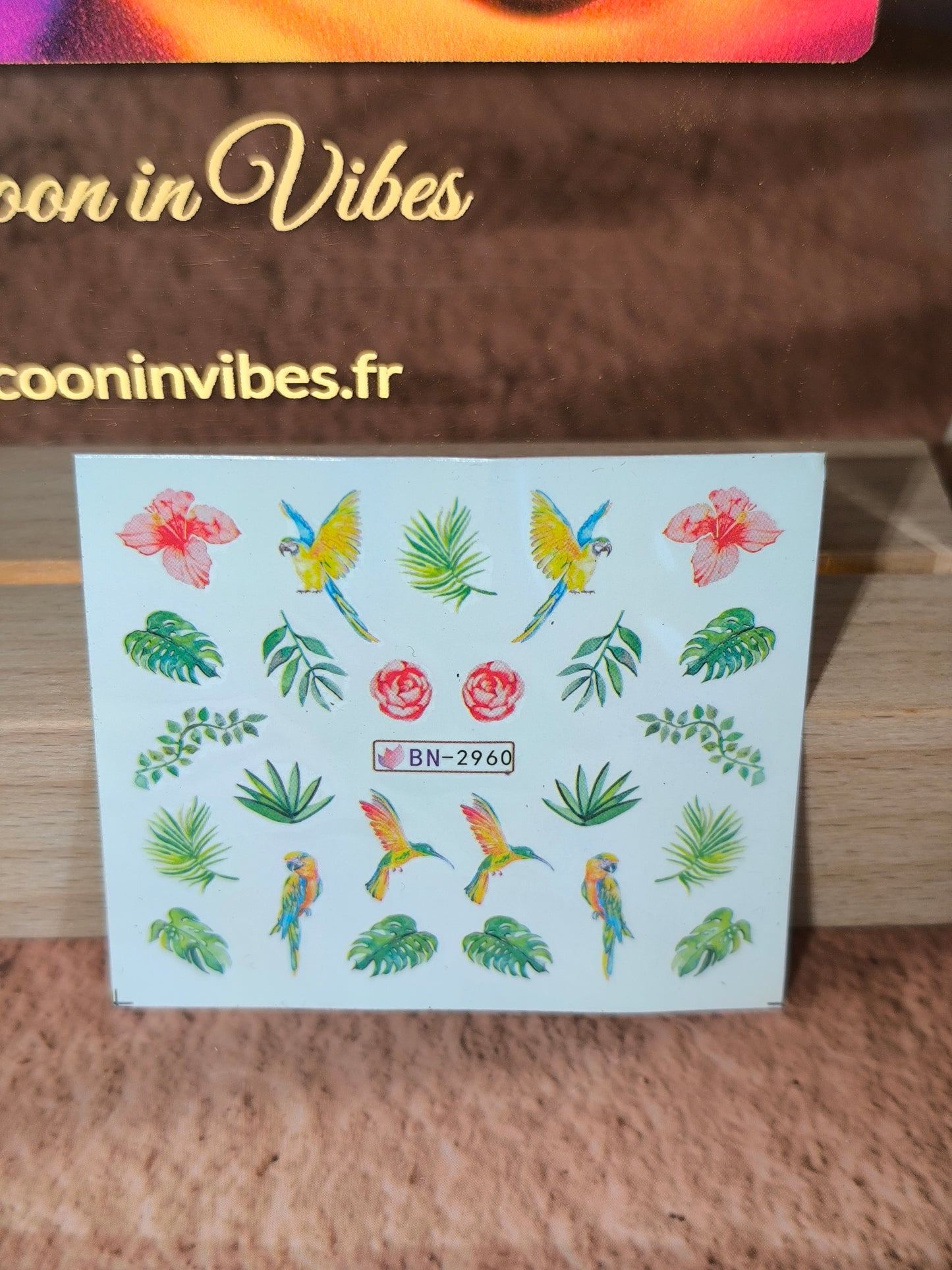 Stickers Ongles Oiseaux Tropicaux - Un paradis exotique… posé sur vos ongles