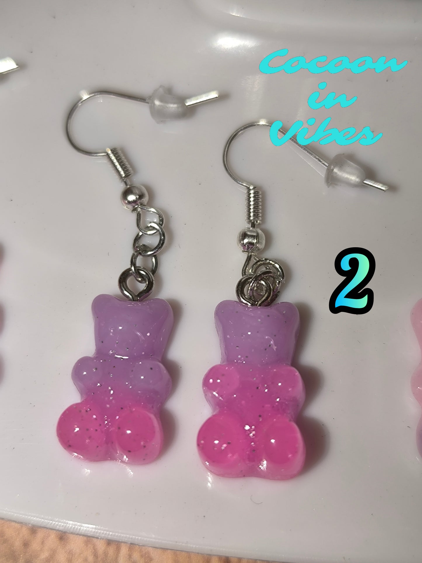 Boucles d’oreilles Nounours Gélifiés – N°2 Violet → Rose Fuchsia Opaque (Création artisanale Cocoon In Vibes)