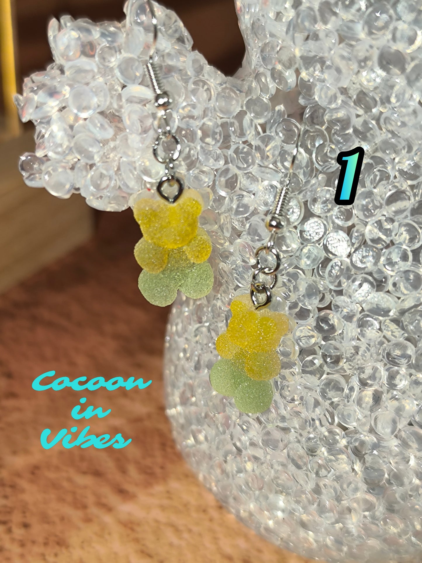 Boucles d’oreilles oursons “acidulés” n°1 – Jaune → Vert (effet sucre givré)