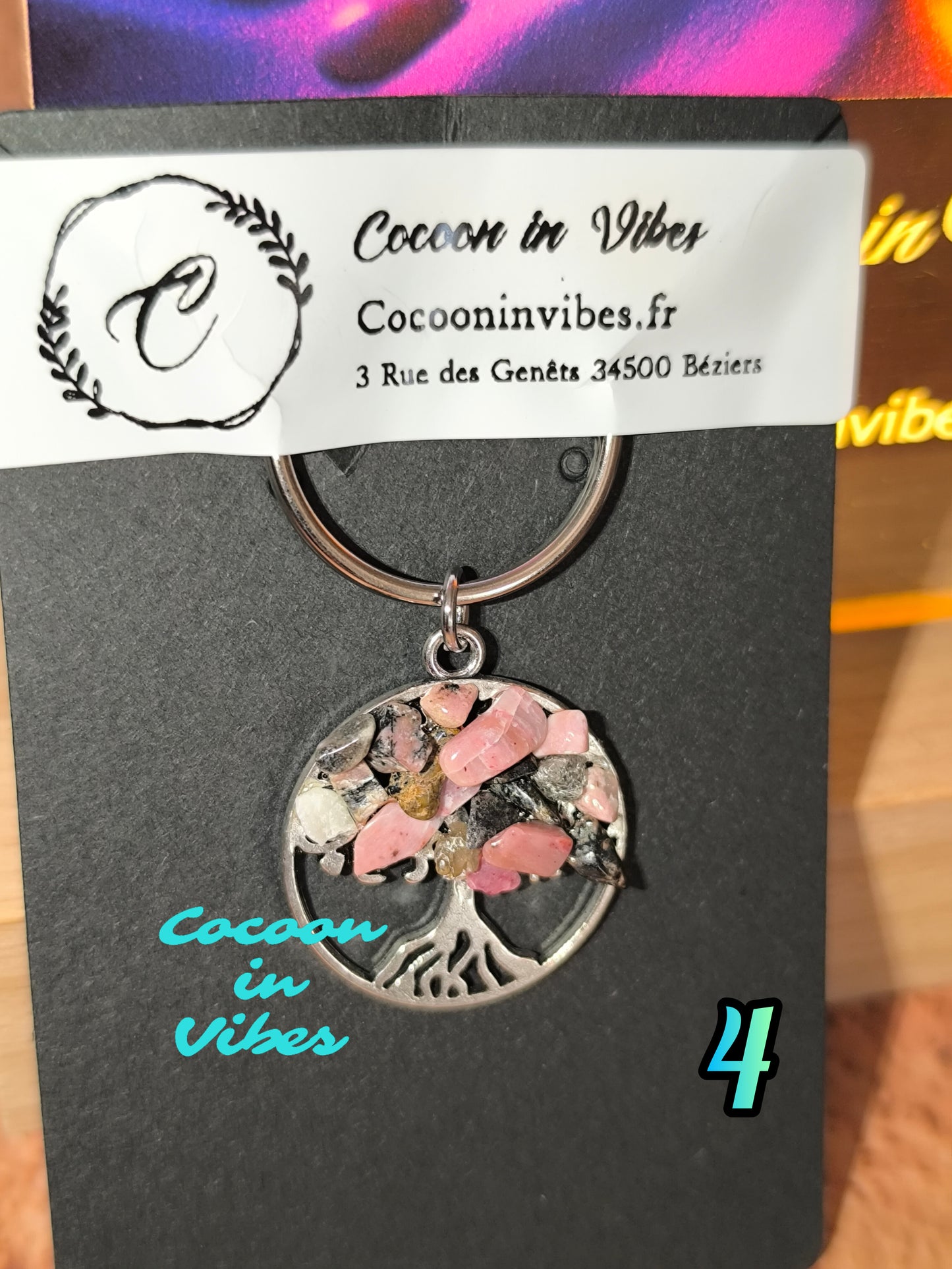 Porte-clés Arbre de Vie & pierres colorées – Un éclat de symbolique à emporter partout