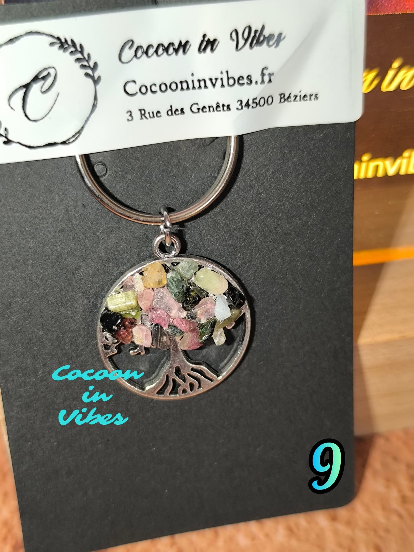 Porte-clés Arbre de Vie & pierres colorées – Un éclat de symbolique à emporter partout