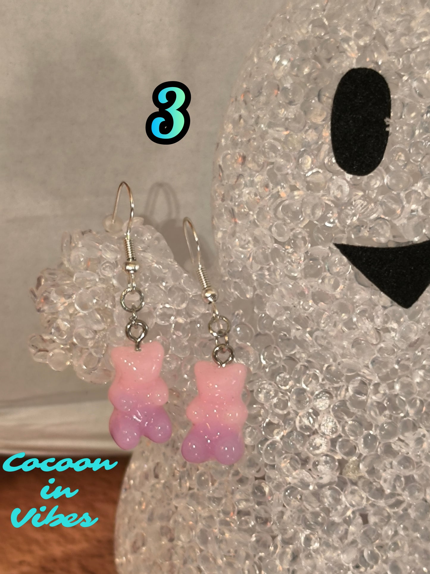 Boucles d’oreilles Nounours Gélifiés – N°3 Rose Claire → Parme Opaque Pailletée (Création artisanale Cocoon In Vibes)
