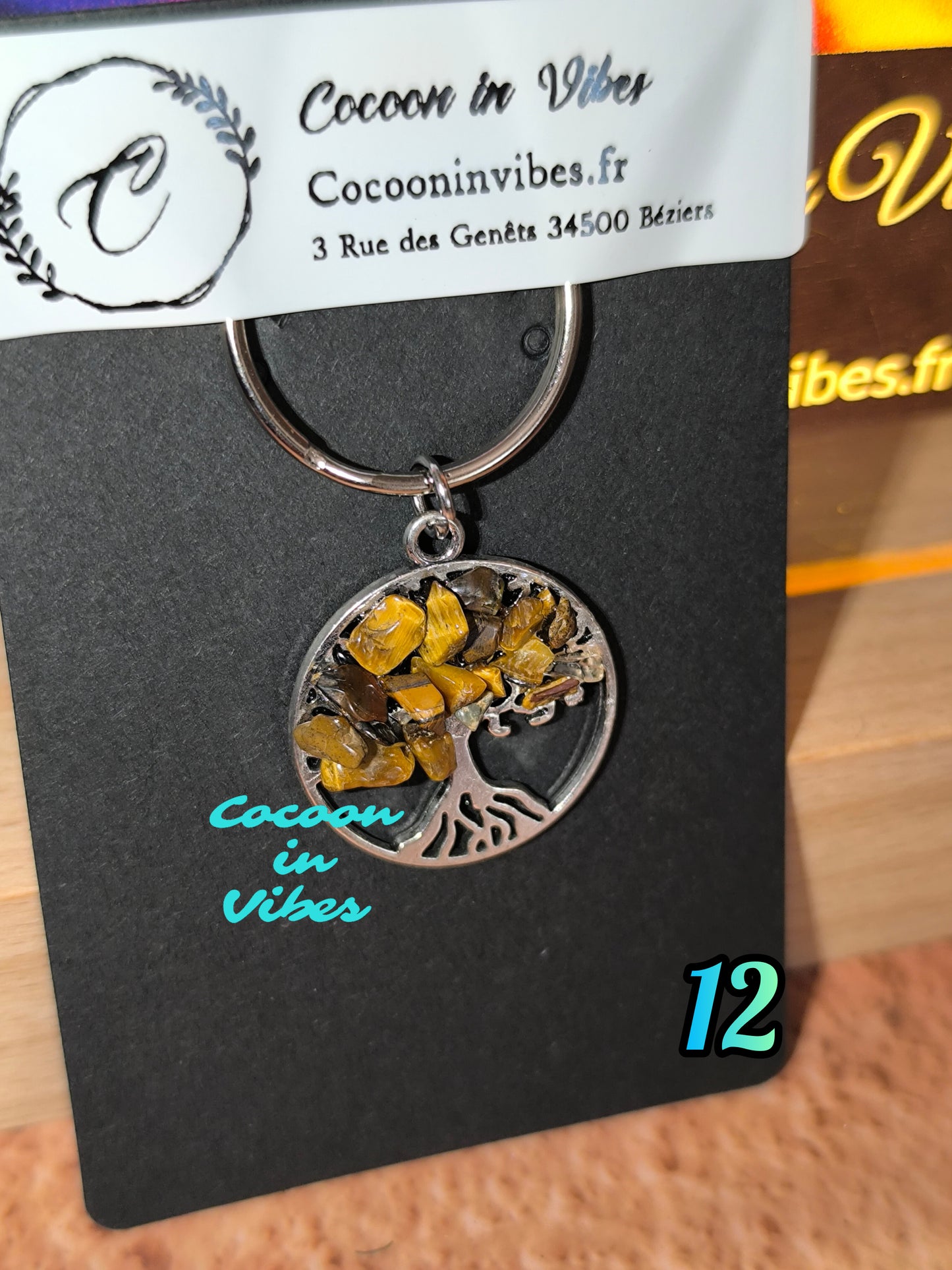 Porte-clés Arbre de Vie & pierres colorées – Un éclat de symbolique à emporter partout