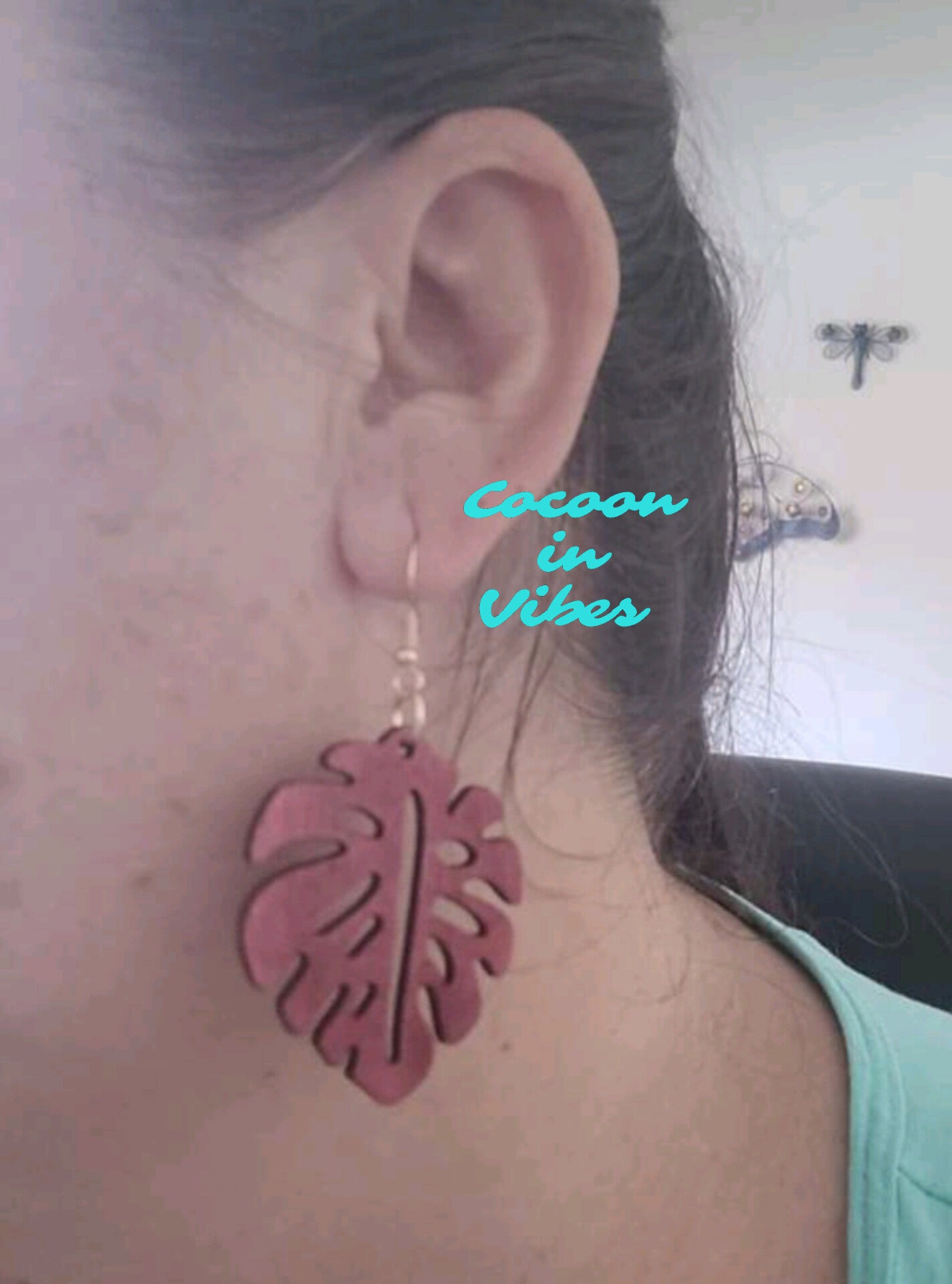 Boucles d’Oreilles Feuilles Tropicales – L’évasion au bout des oreilles