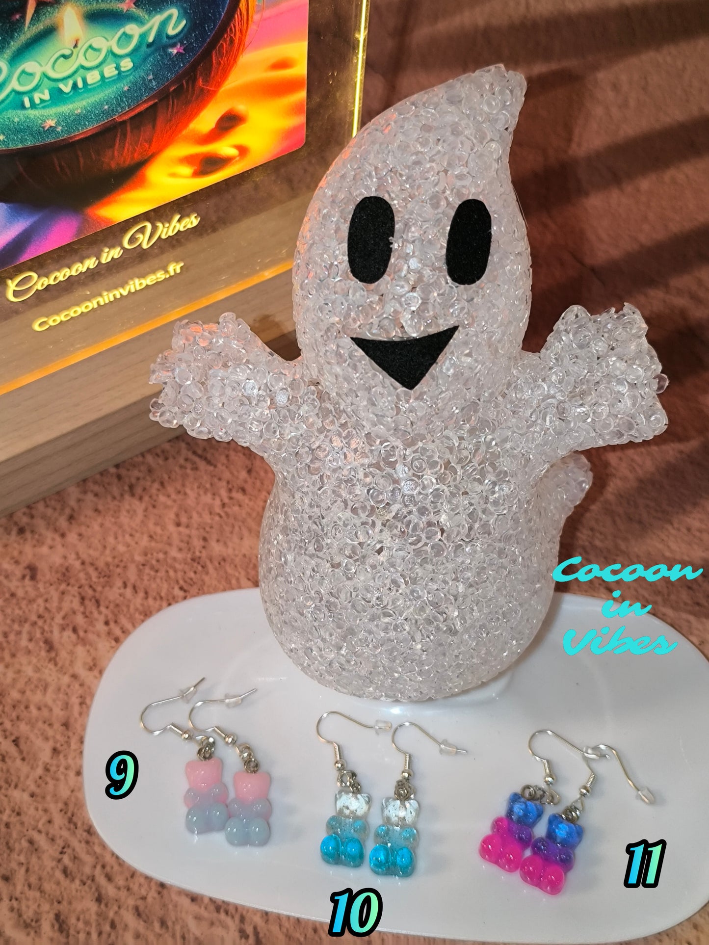 Boucles d’oreilles Nounours Gélifiés – N°11 Bleu Profond → Fuchsia Translucide Pailletée (Création artisanale Cocoon In Vibes)