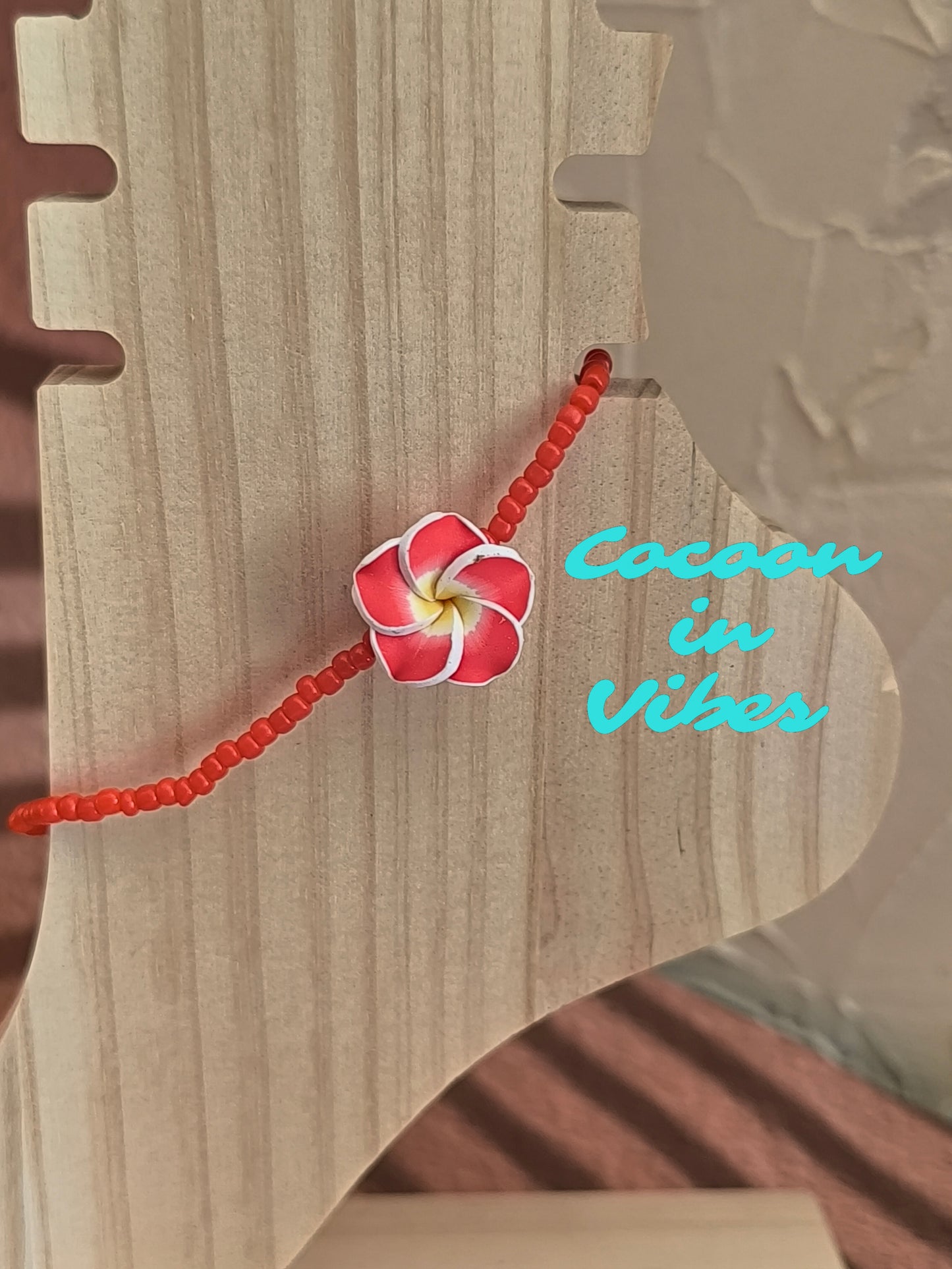 Bracelets de cheville en perles de rocaille & fleur de Monoï – L’invitation au voyage