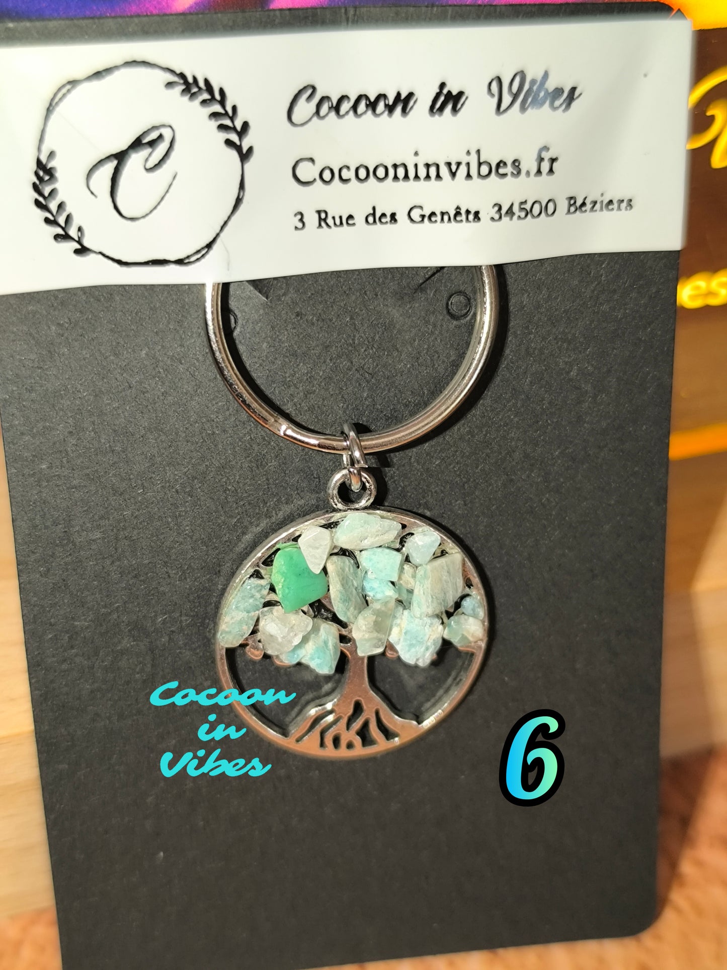 Porte-clés Arbre de Vie & pierres colorées – Un éclat de symbolique à emporter partout