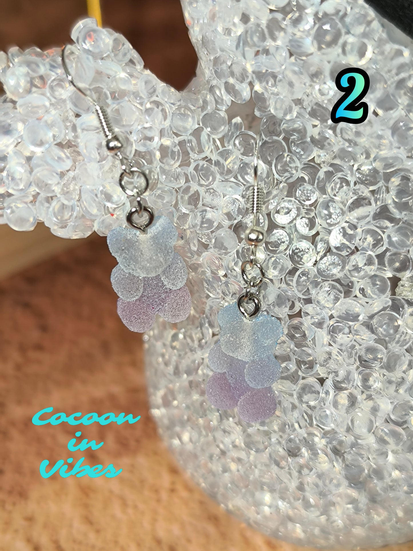 Boucles d’oreilles oursons “acidulés” n°2 – Bleu → Violet (effet sucre givré)
