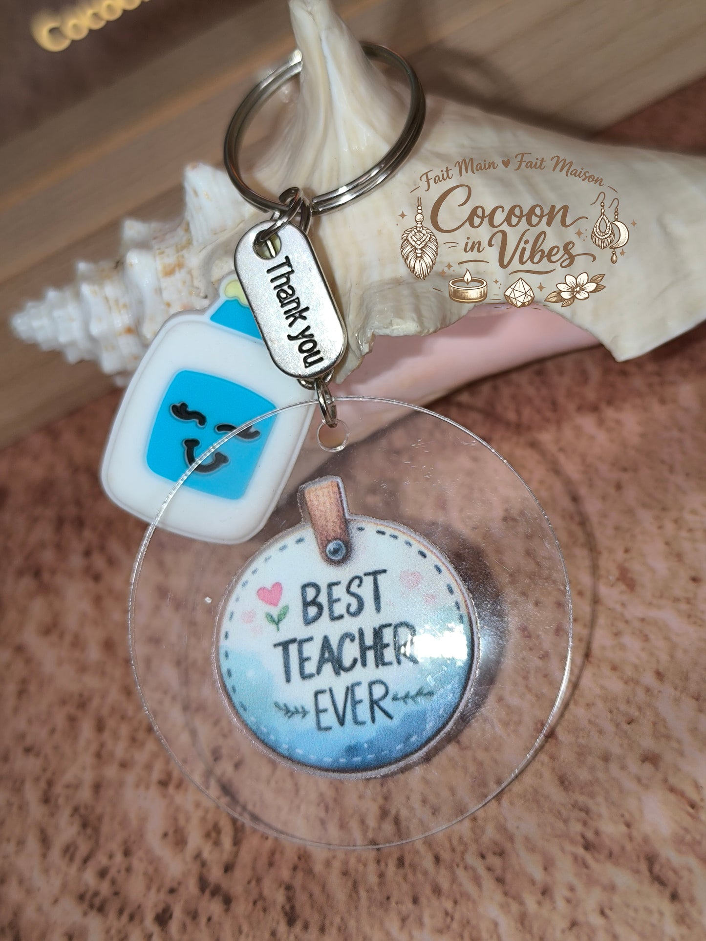 Porte-clé “Badge Chère Maîtresse – Best Teacher Ever” – Modèle unique fait main