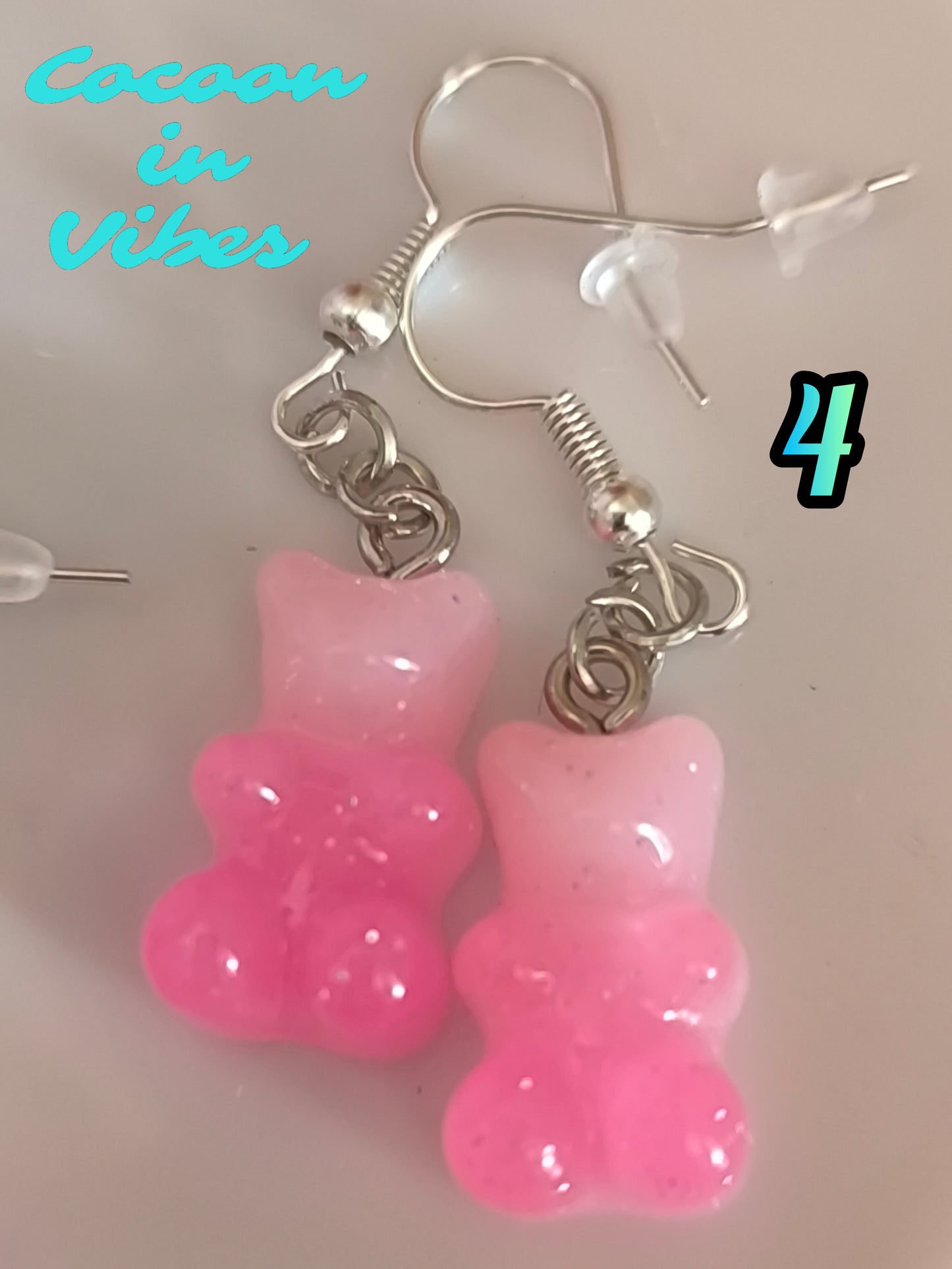 Boucles d’oreilles Nounours Gélifiés – N°4 Rose Claire → Rose Soutenu Opaque Pailletée (Création artisanale Cocoon In Vibes)