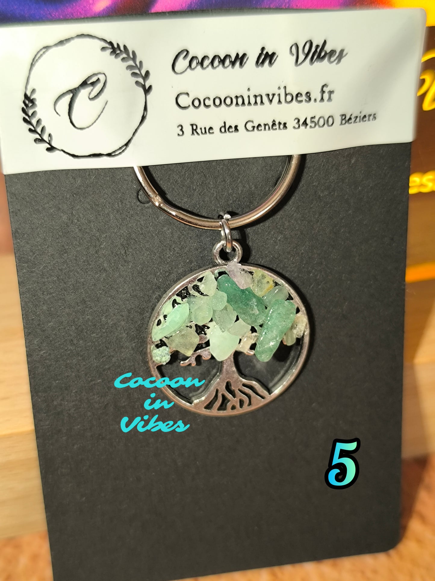 Porte-clés Arbre de Vie & pierres colorées – Un éclat de symbolique à emporter partout
