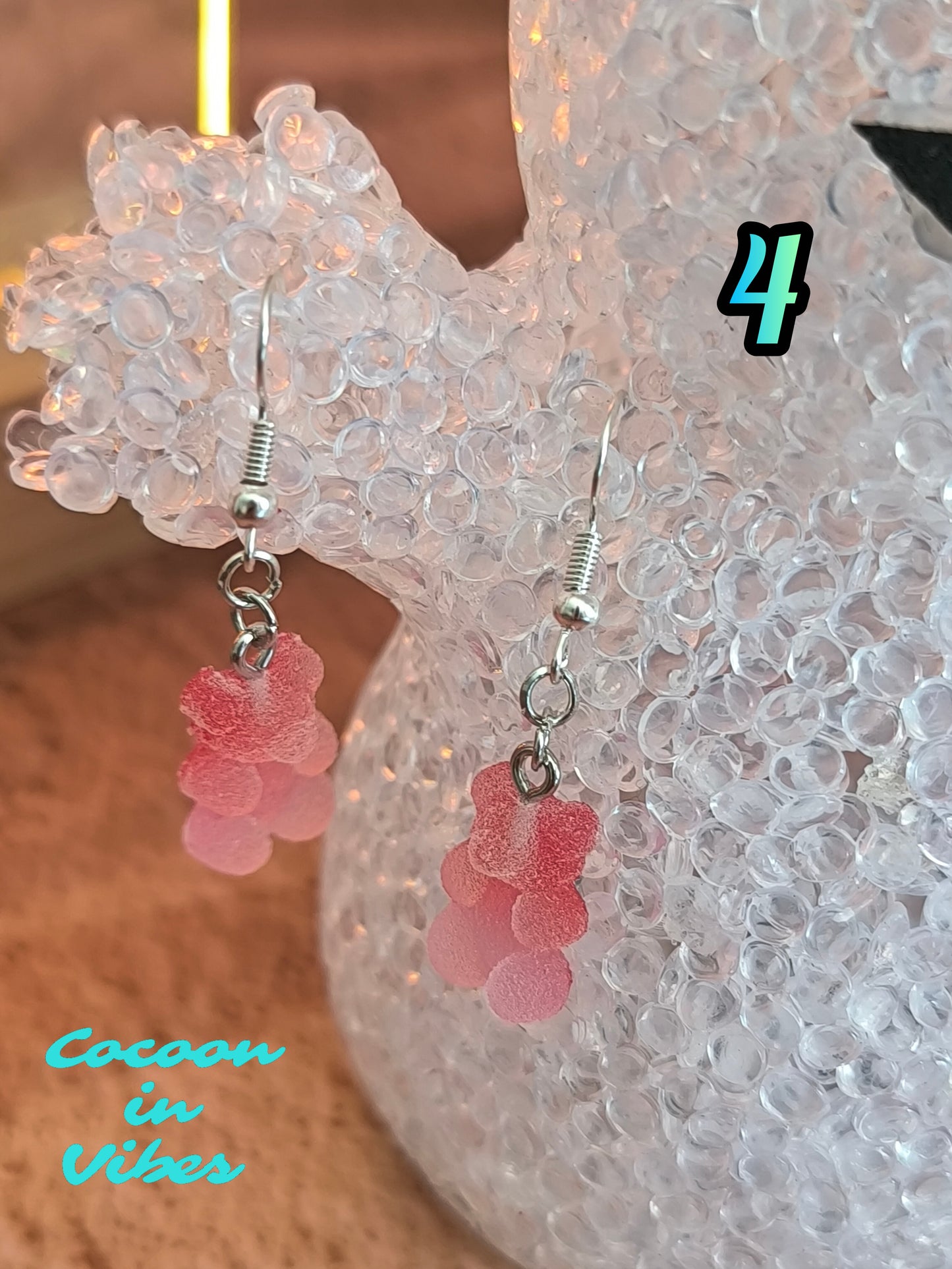 Boucles d’oreilles oursons “acidulés” n°4 – Rouge → Rose clair (effet sucre givré)