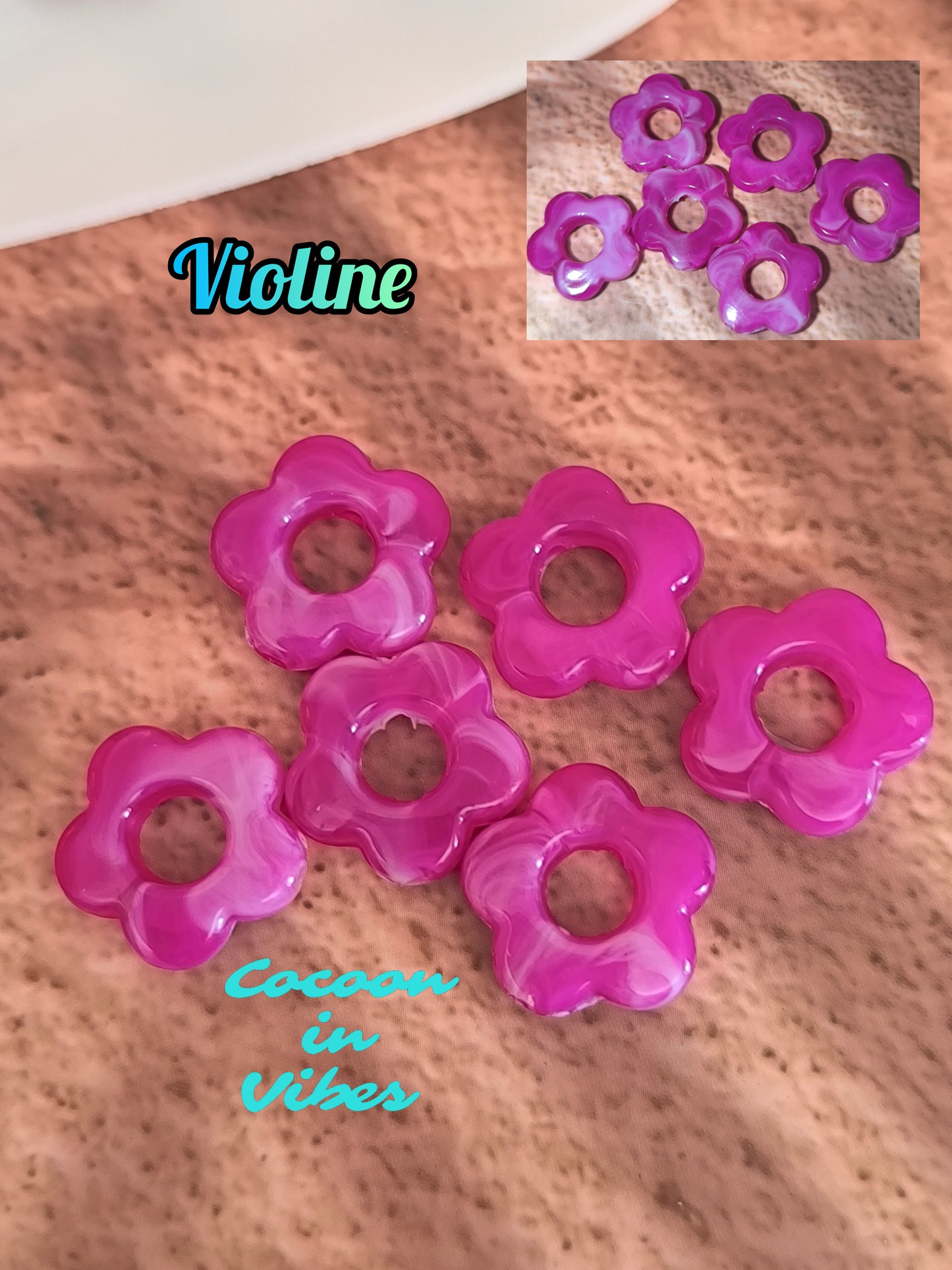 Boucles d’oreilles créoles artisanales – Fleur marbrée