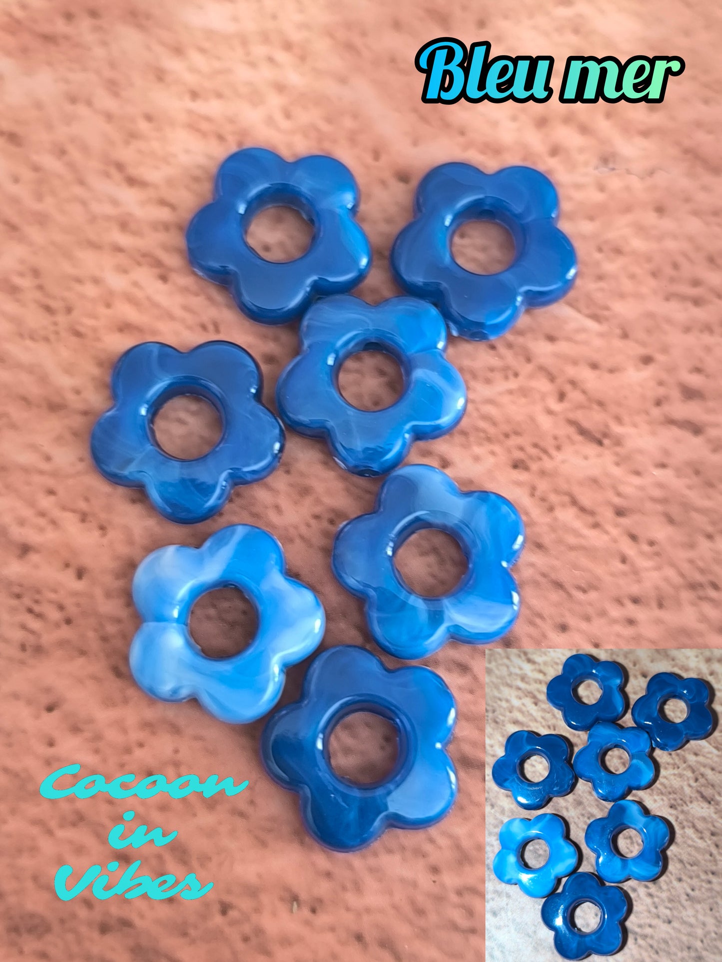 Boucles d’oreilles créoles artisanales – Fleur marbrée