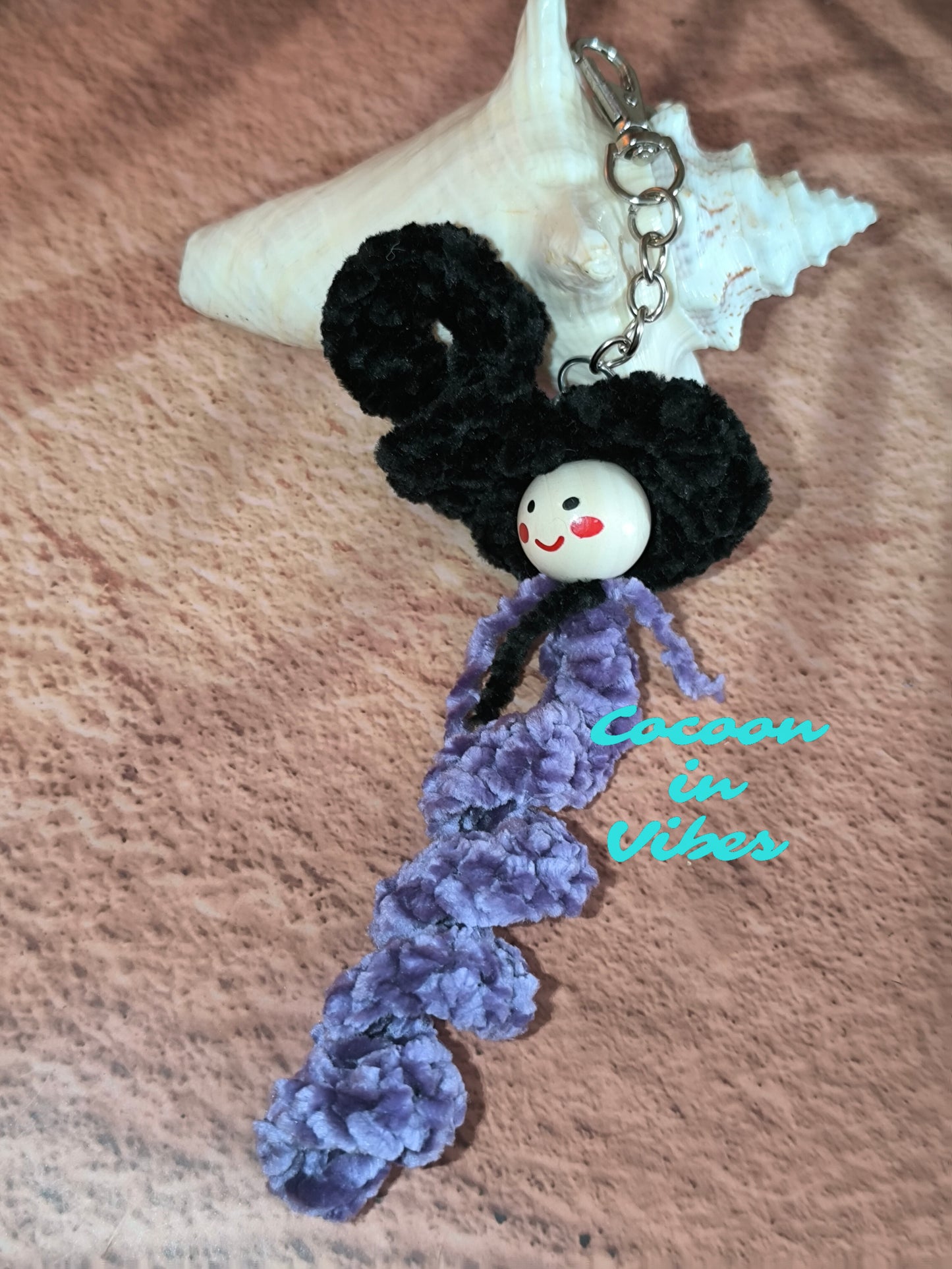 Sorcière Chenille : Bijou de sac artisanal / Porte clé - Modèle Unique