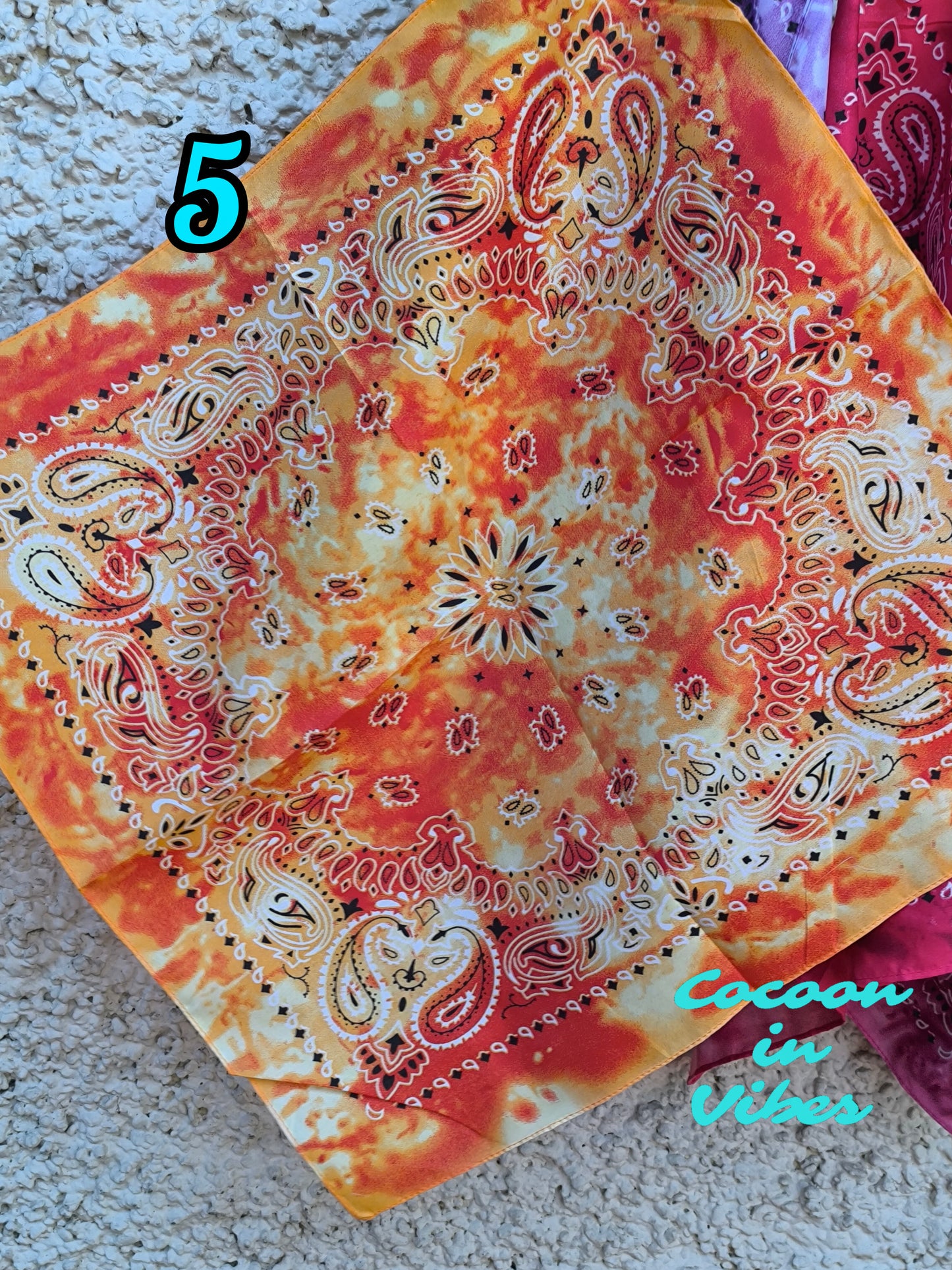 Les Bandanas Tie & Dye â Quand les couleurs dansent