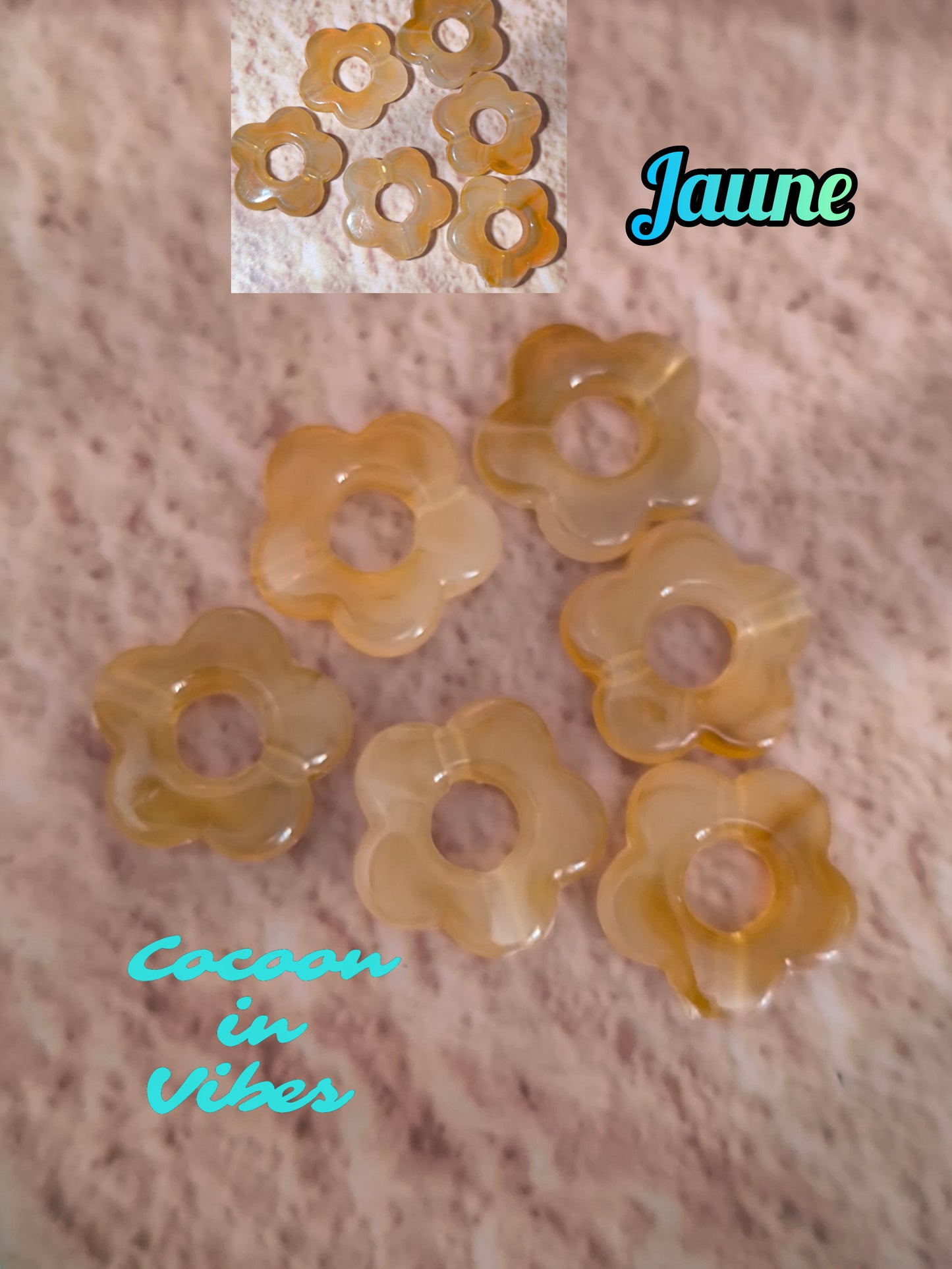 Boucles d’oreilles créoles artisanales – Fleur marbrée