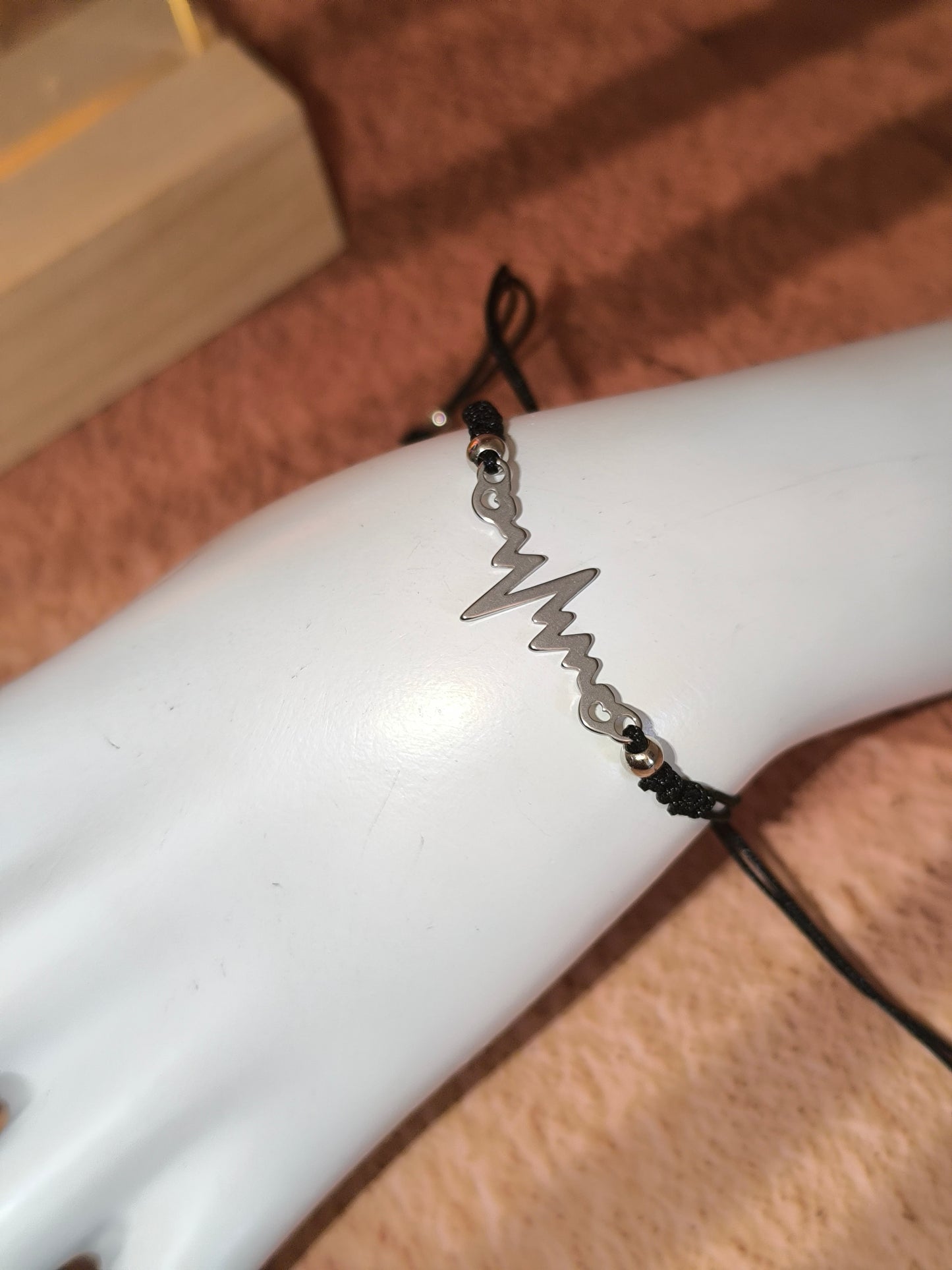 Bracelet Plaque finement Découpée en acier inoxydable – Petit Trésor à Porter