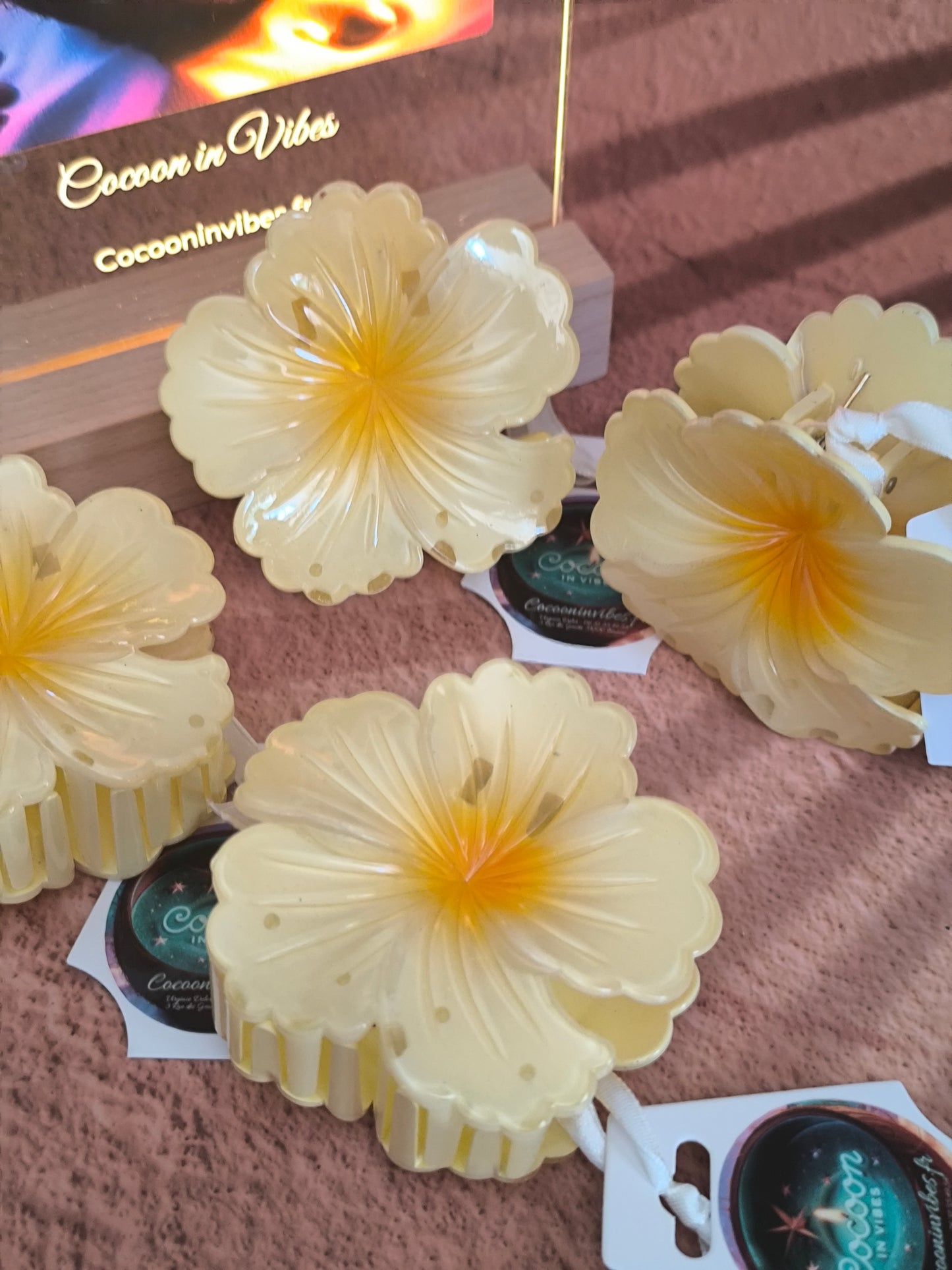 Pince à cheveux Hibiscus ~ Jaune Soleil, un éclat de lumière tropicale dans tes cheveux…