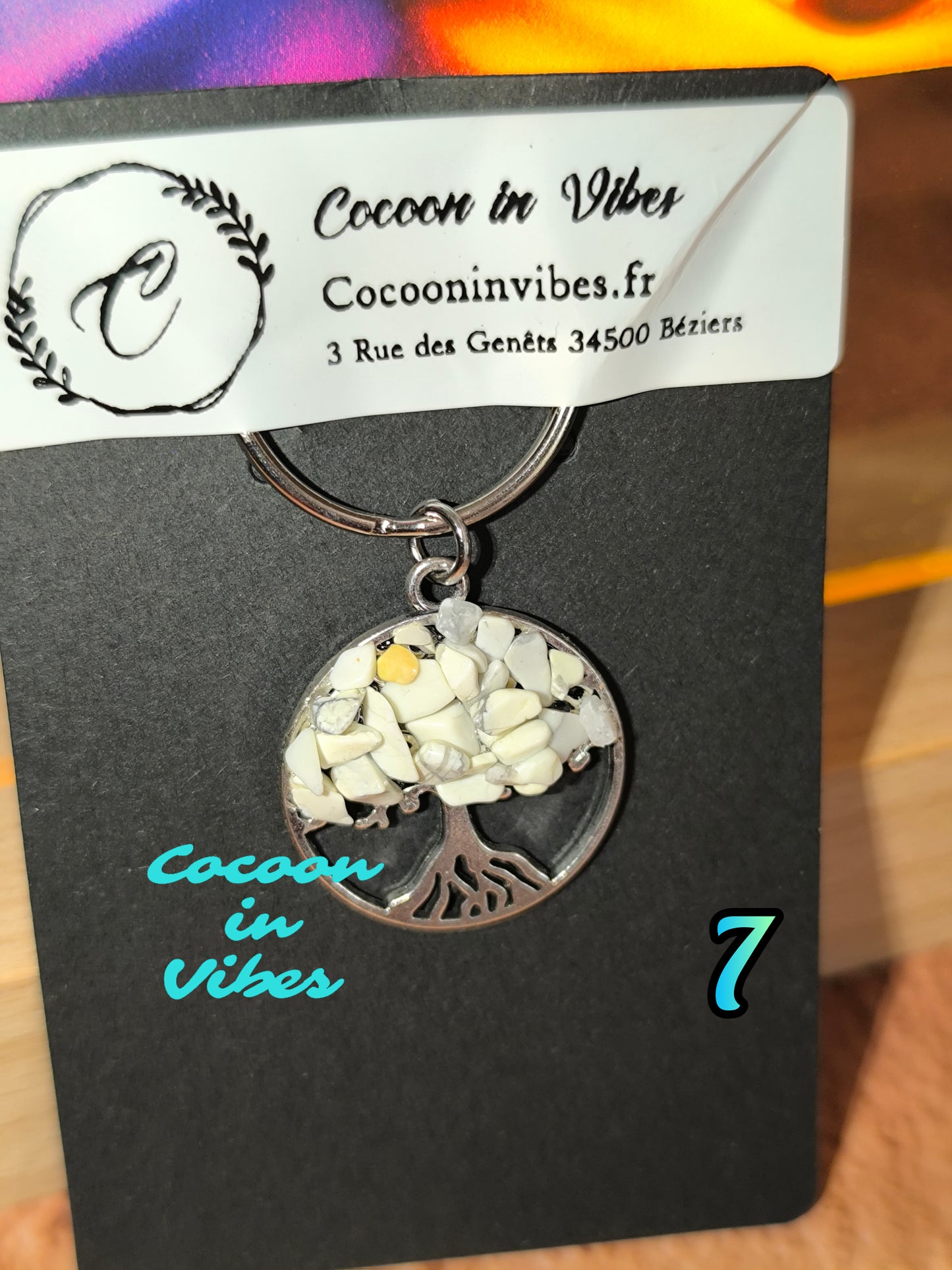 Porte-clés Arbre de Vie & pierres colorées – Un éclat de symbolique à emporter partout