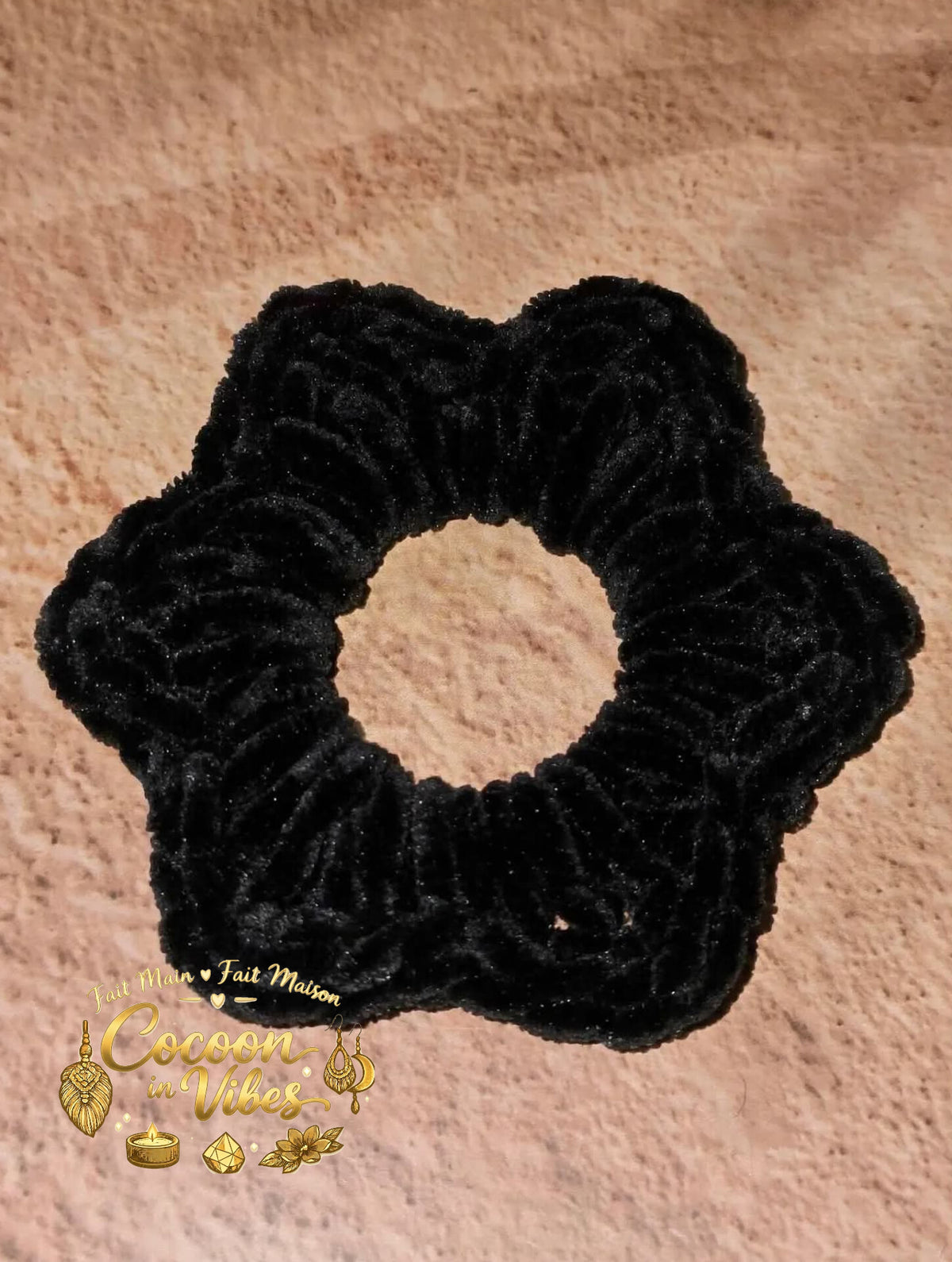 Chouchou Fleur 6 Pétales Tout Doux – Création artisanale au crochet Cocoon in Vibes