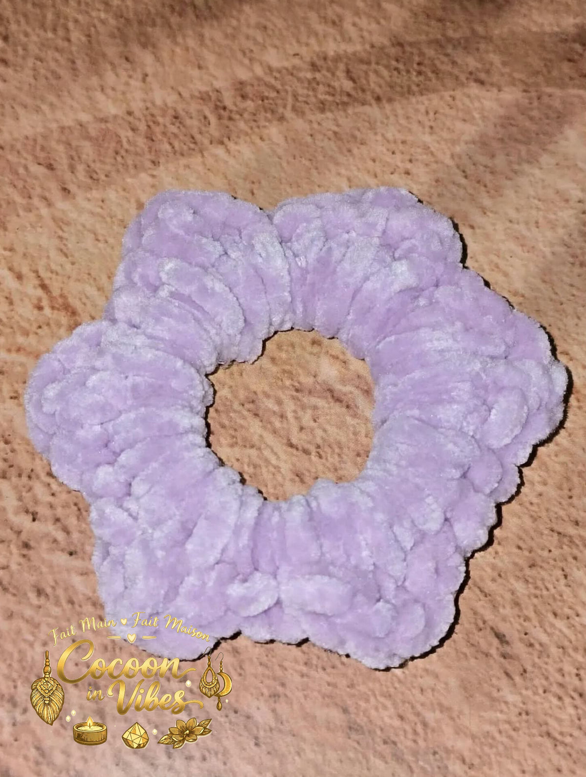 Chouchou Fleur 6 Pétales Tout Doux – Création artisanale au crochet Cocoon in Vibes