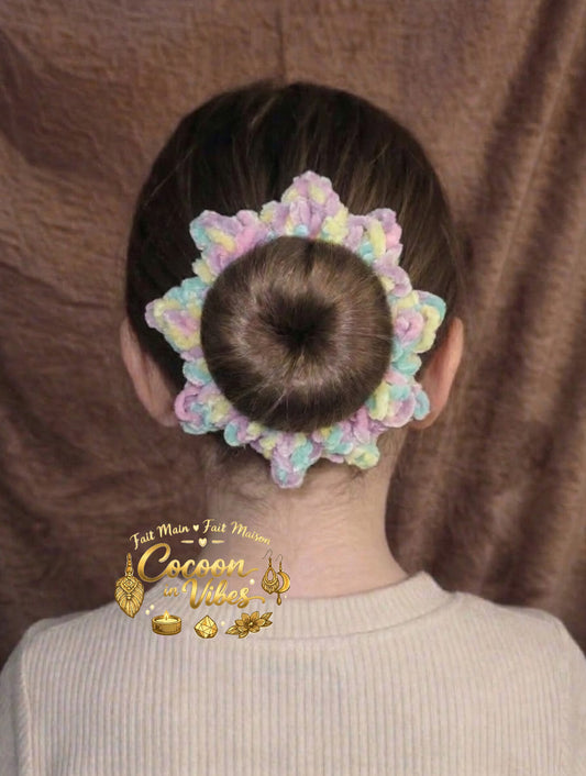 Chouchou Soleil Tout Doux – Création artisanale au crochet Cocoon in Vibes