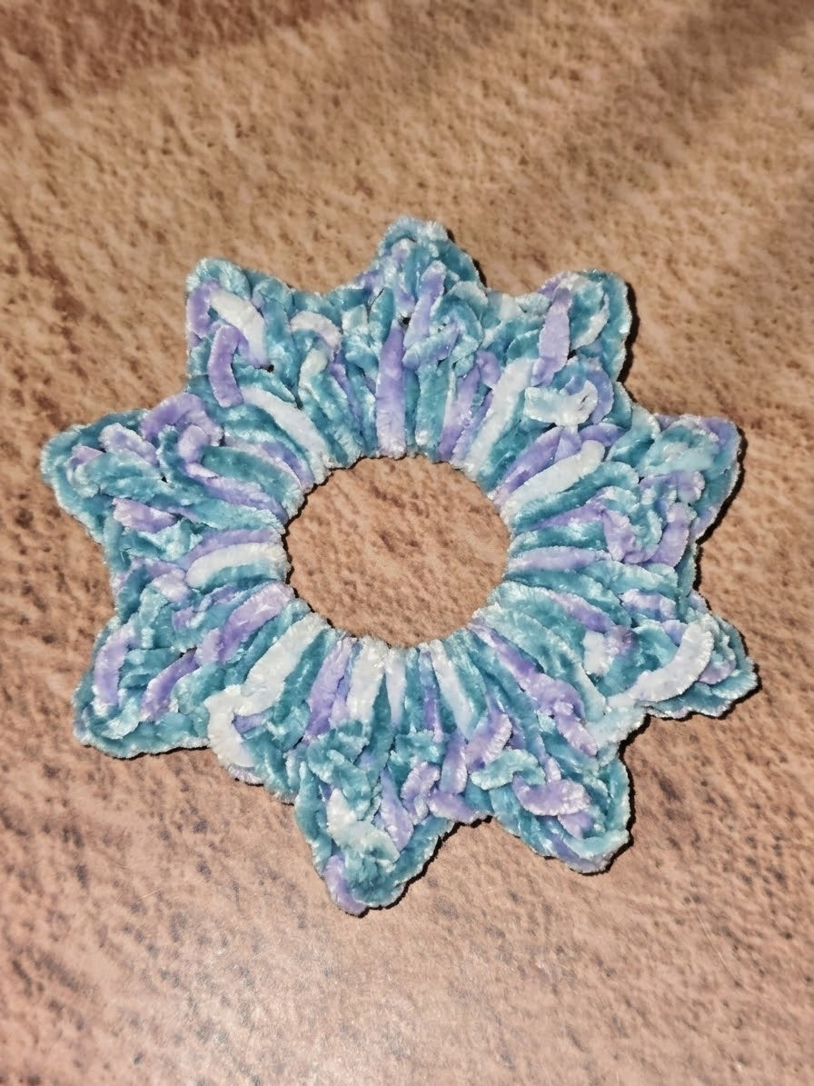 Chouchou Soleil Tout Doux – Création artisanale au crochet Cocoon in Vibes