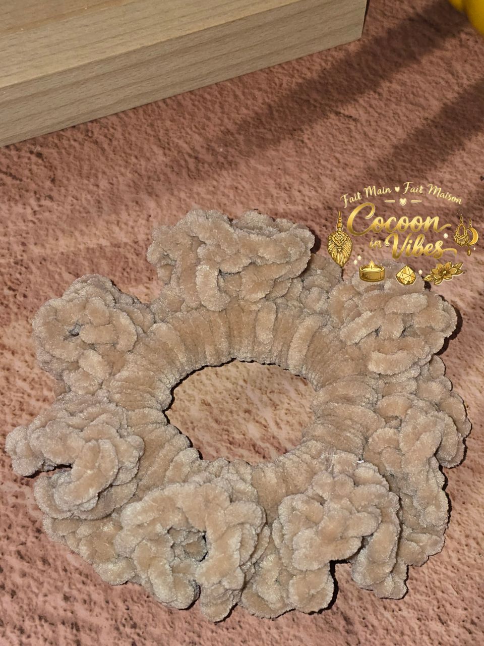Chouchou Froufrou Tout Doux XXL - Création artisanale au crochet Cocoon in Vibes