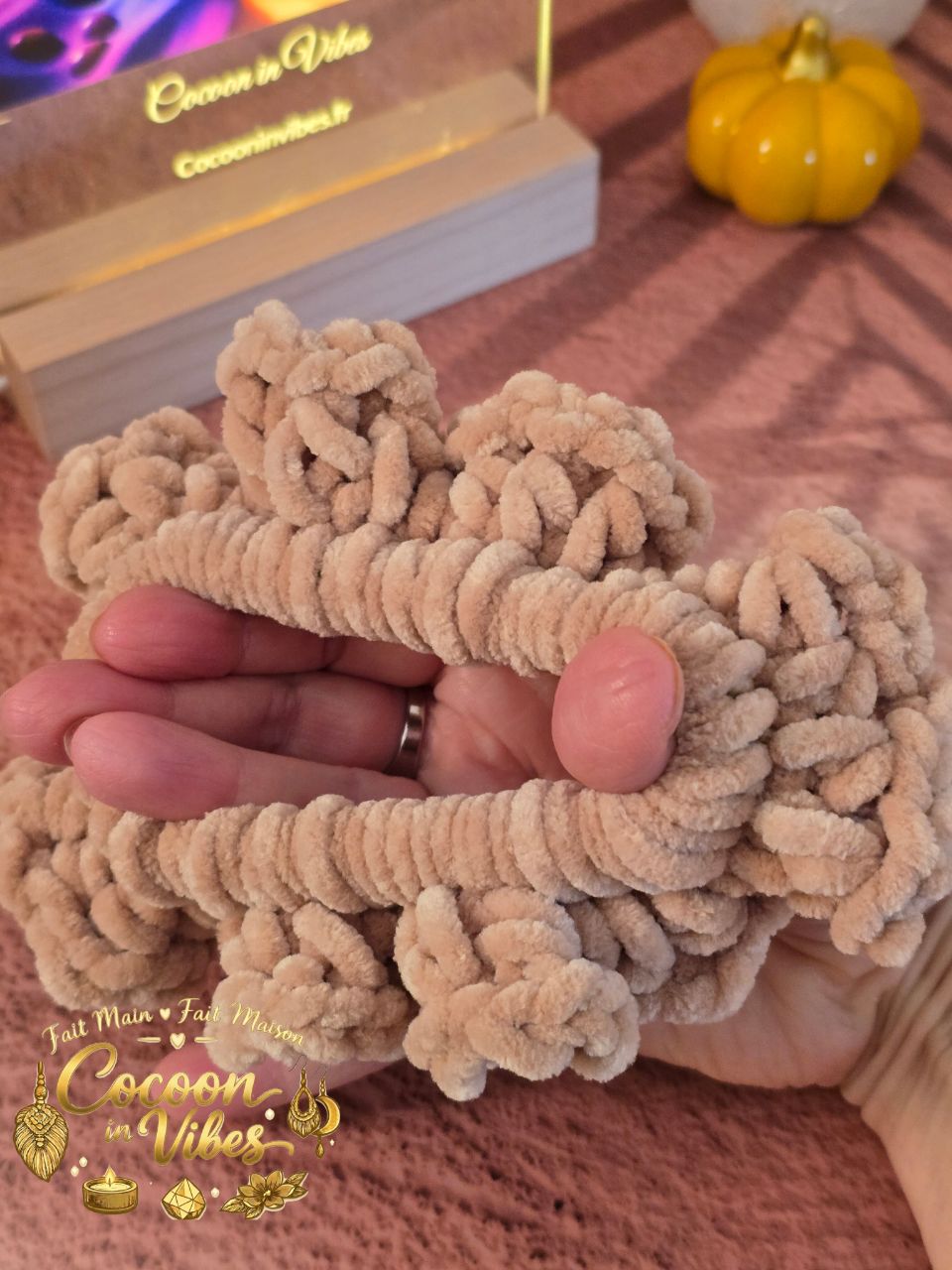 Chouchou Froufrou Tout Doux XXL - Création artisanale au crochet Cocoon in Vibes