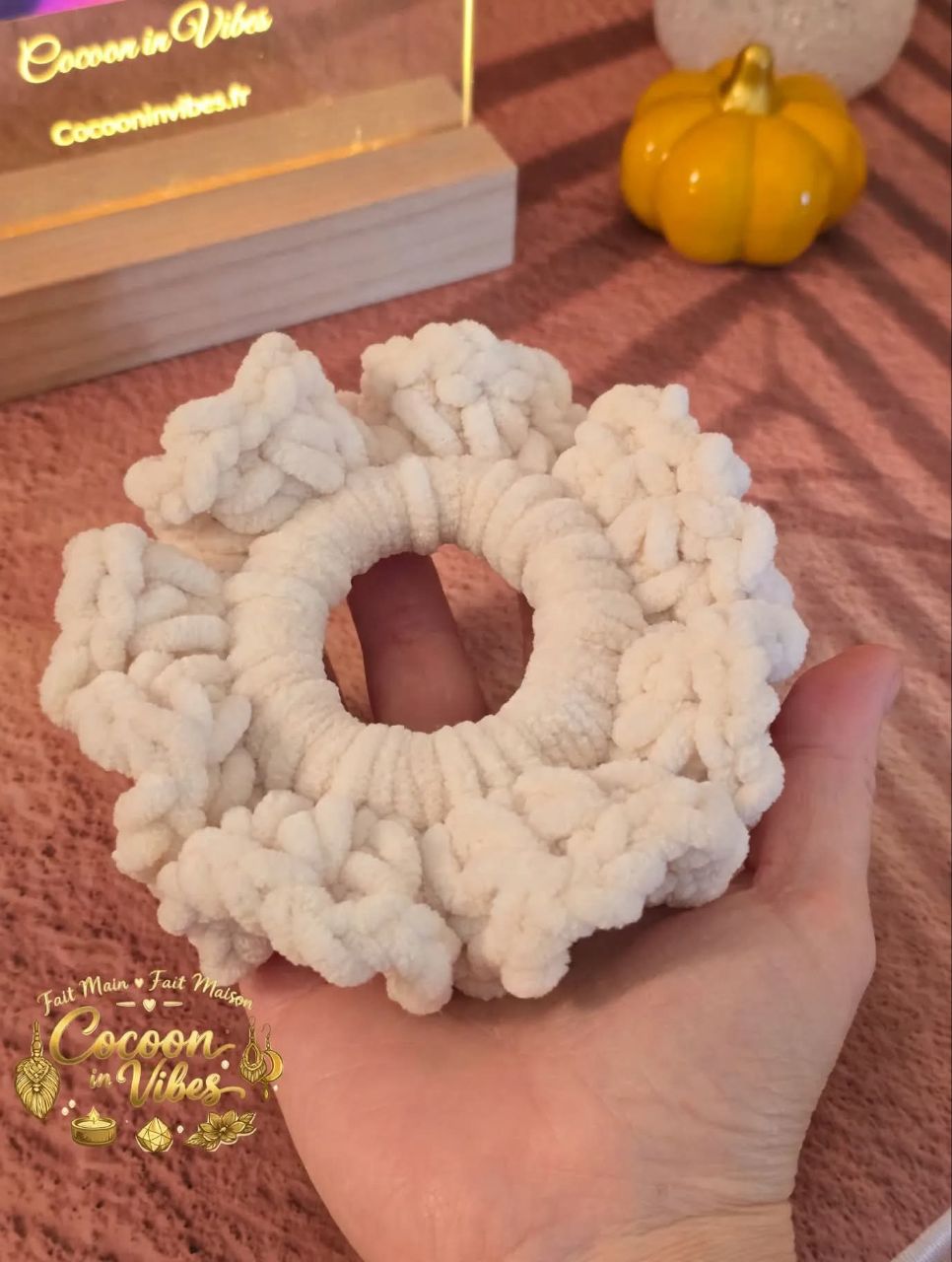 Chouchou Froufrou Tout Doux XXL - Création artisanale au crochet Cocoon in Vibes