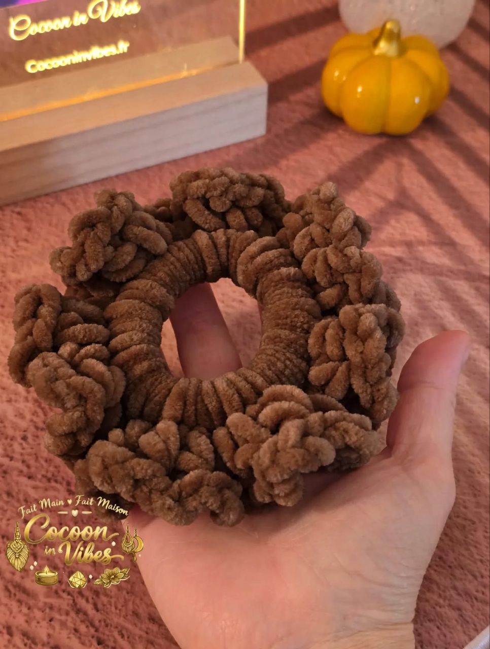 Chouchou Froufrou Tout Doux XXL - Création artisanale au crochet Cocoon in Vibes