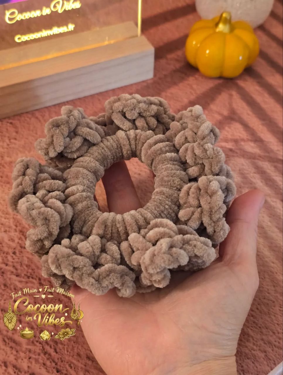 Chouchou Froufrou Tout Doux XXL - Création artisanale au crochet Cocoon in Vibes