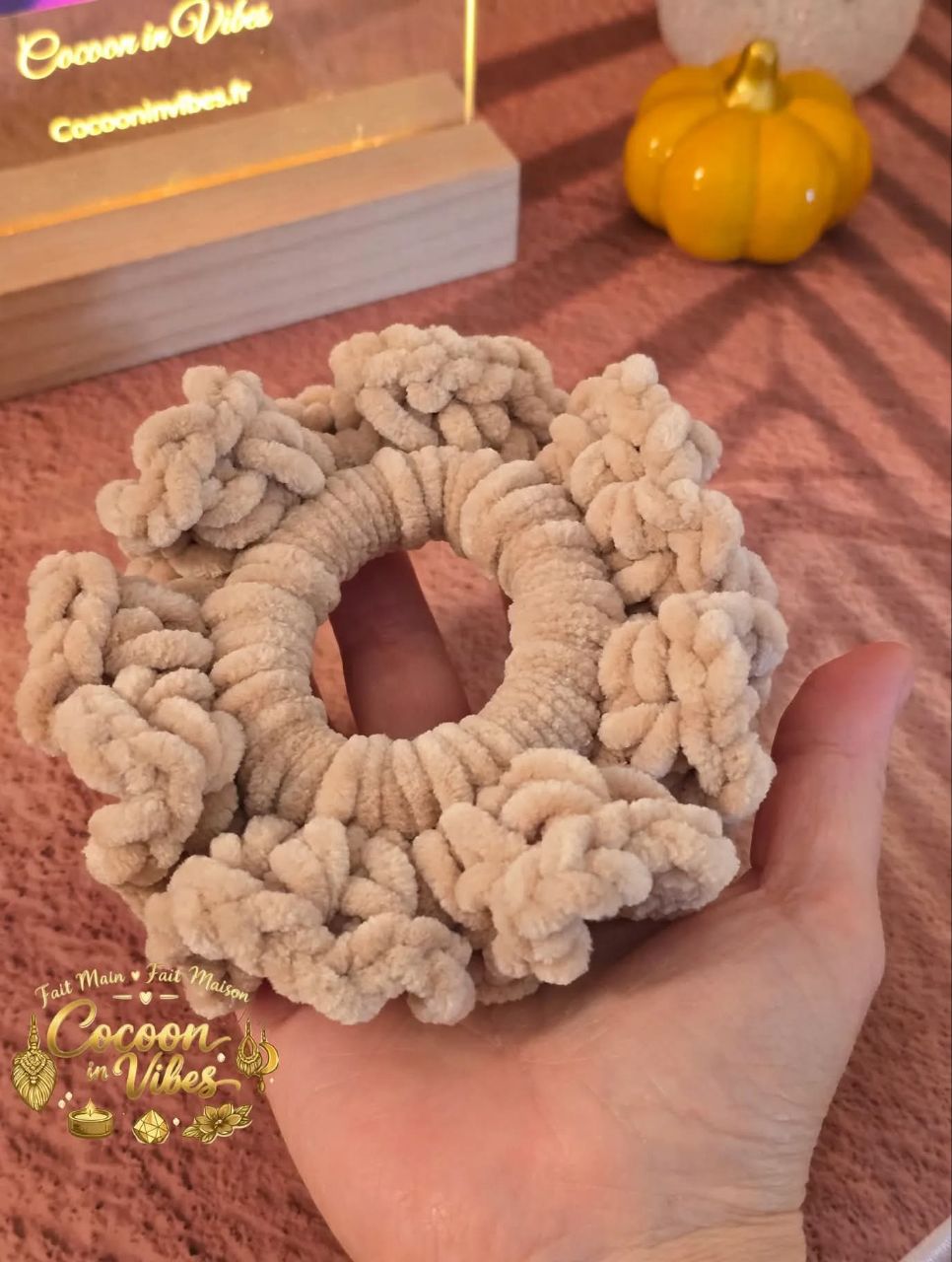 Chouchou Froufrou Tout Doux XXL - Création artisanale au crochet Cocoon in Vibes