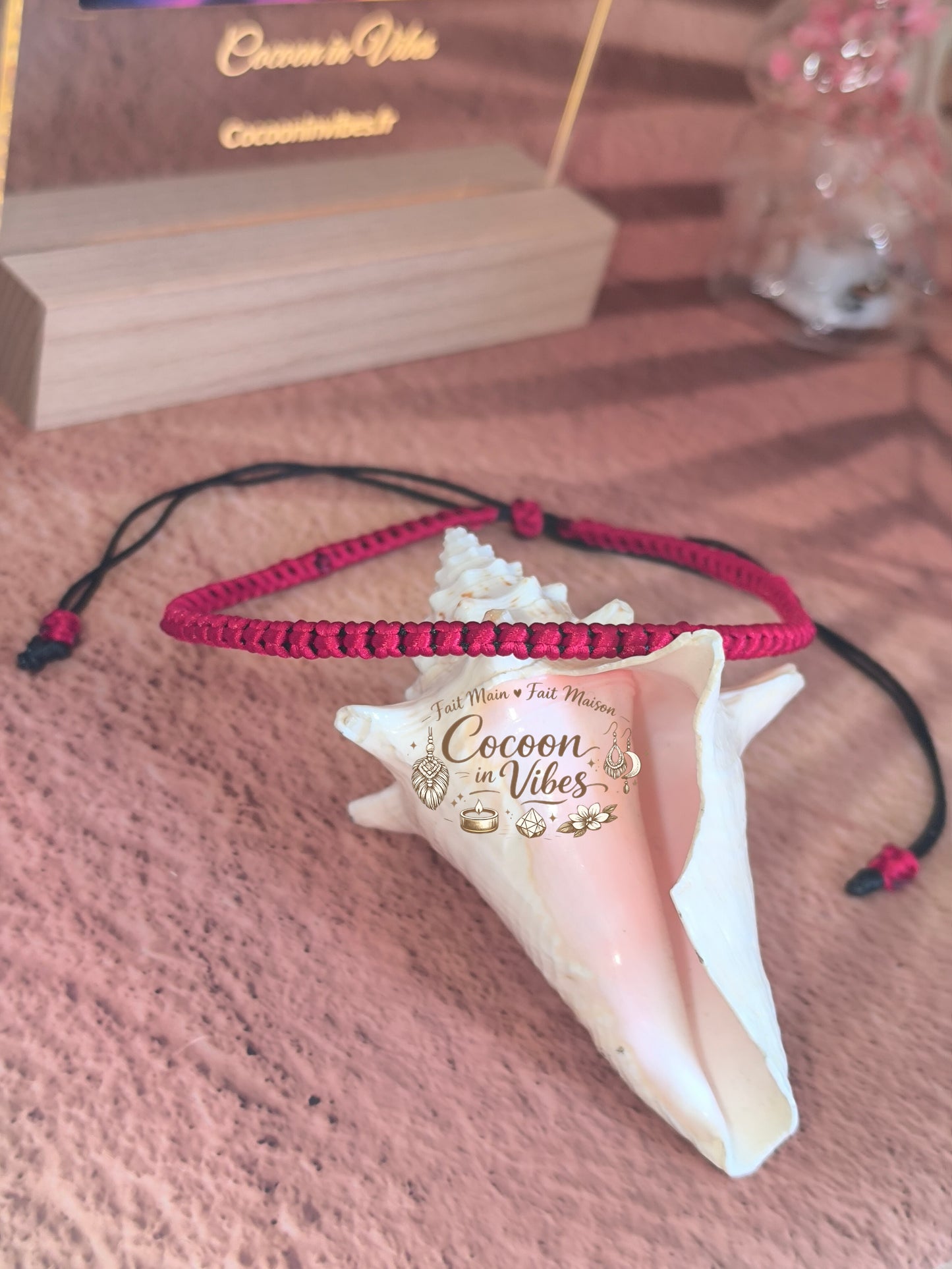 Ras de cou artisanal en macramé “Nœuds Précieux” – Création faite main