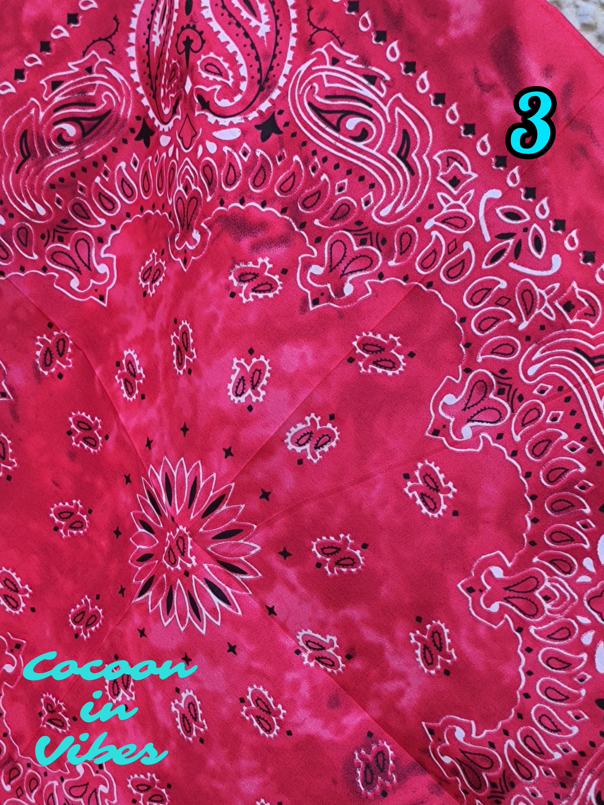 Les Bandanas Tie & Dye – Quand les couleurs dansent