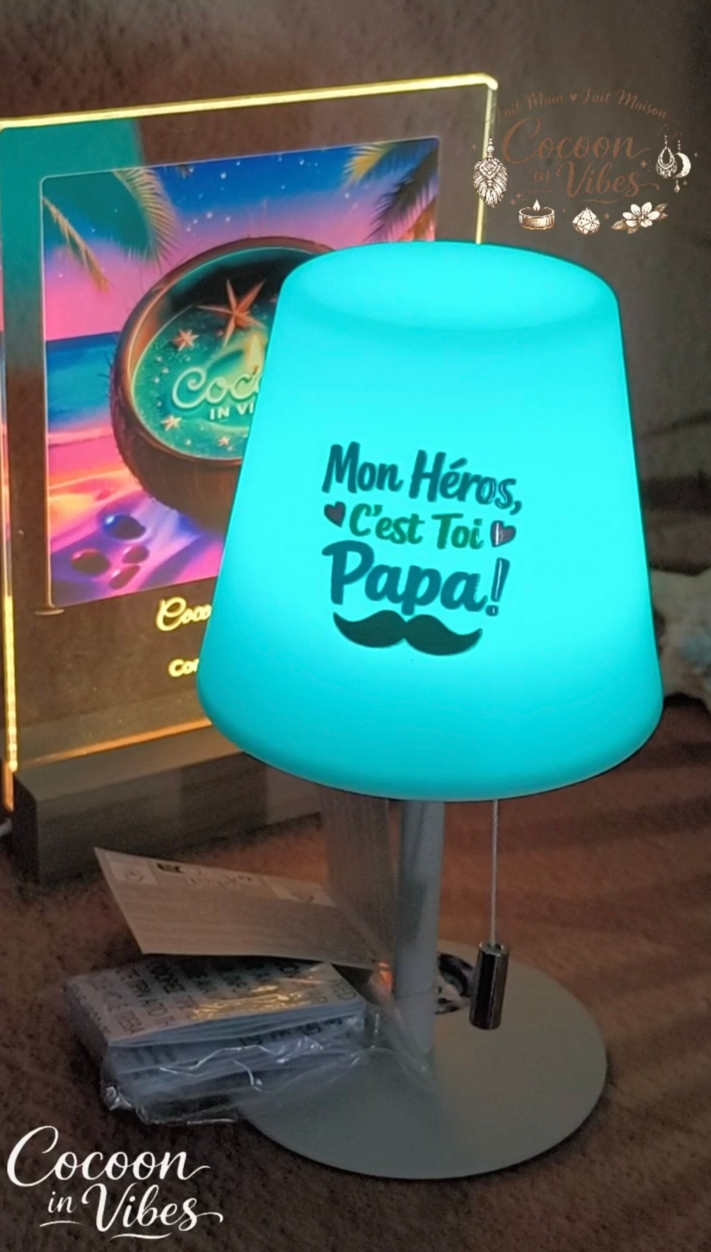 Petite Lampe LED Multicolore rechargeable Papa "Mon Héros, C'est Toi Papa !" – Création Artisanale Exemplaire Unique
