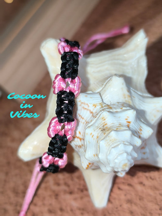 Bracelet artisanal en macramé “Nœud Couture” – Création faite main