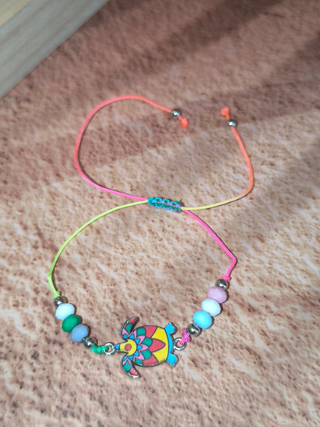 Bracelet Enfant Tortue Colorée – Esprit Plage & Aventure